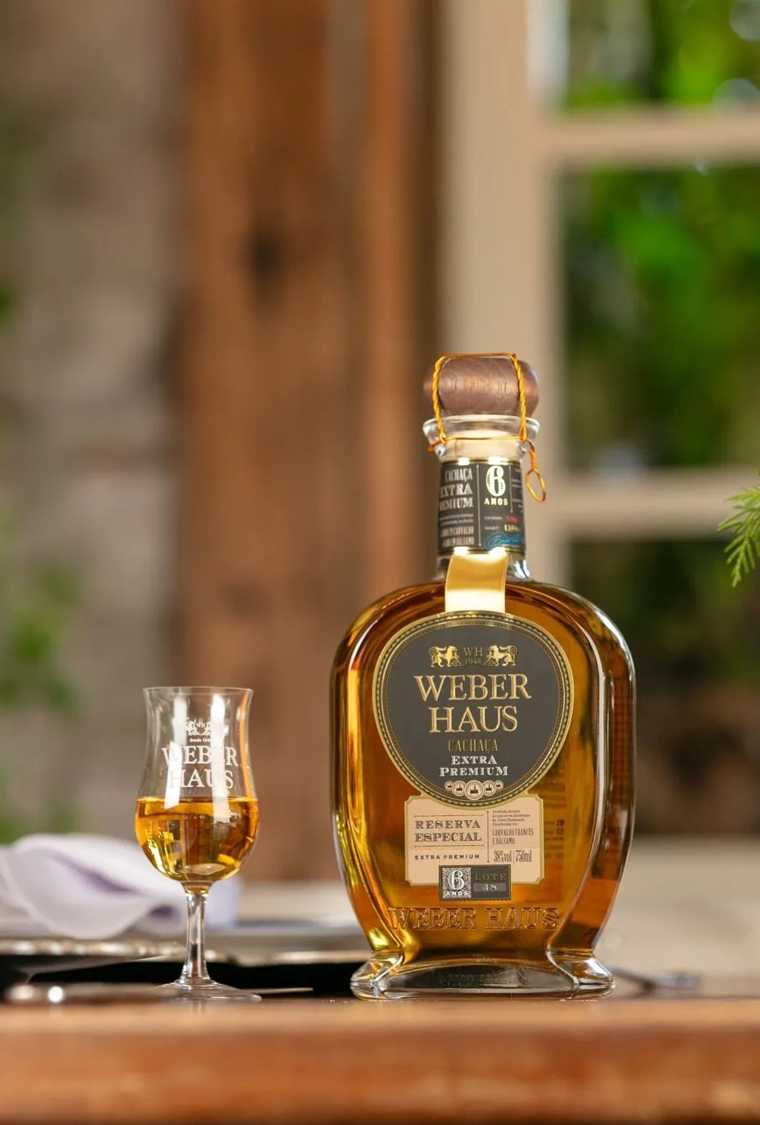 Cachaça  Weber Haus Extra Premium 6 anos 750 Ml