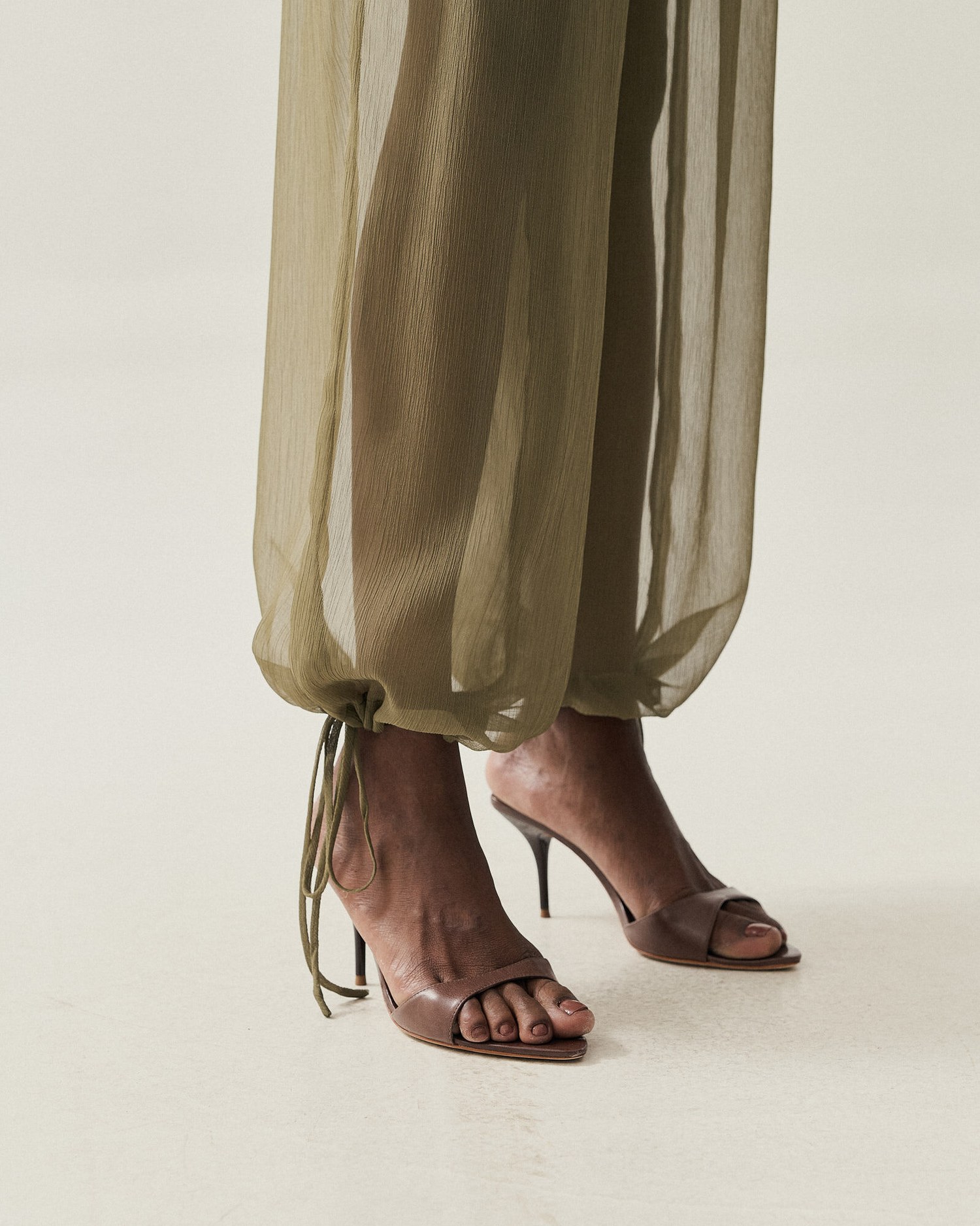 CALCA ALADDIN COM TRANSPARENCIA — foto 6