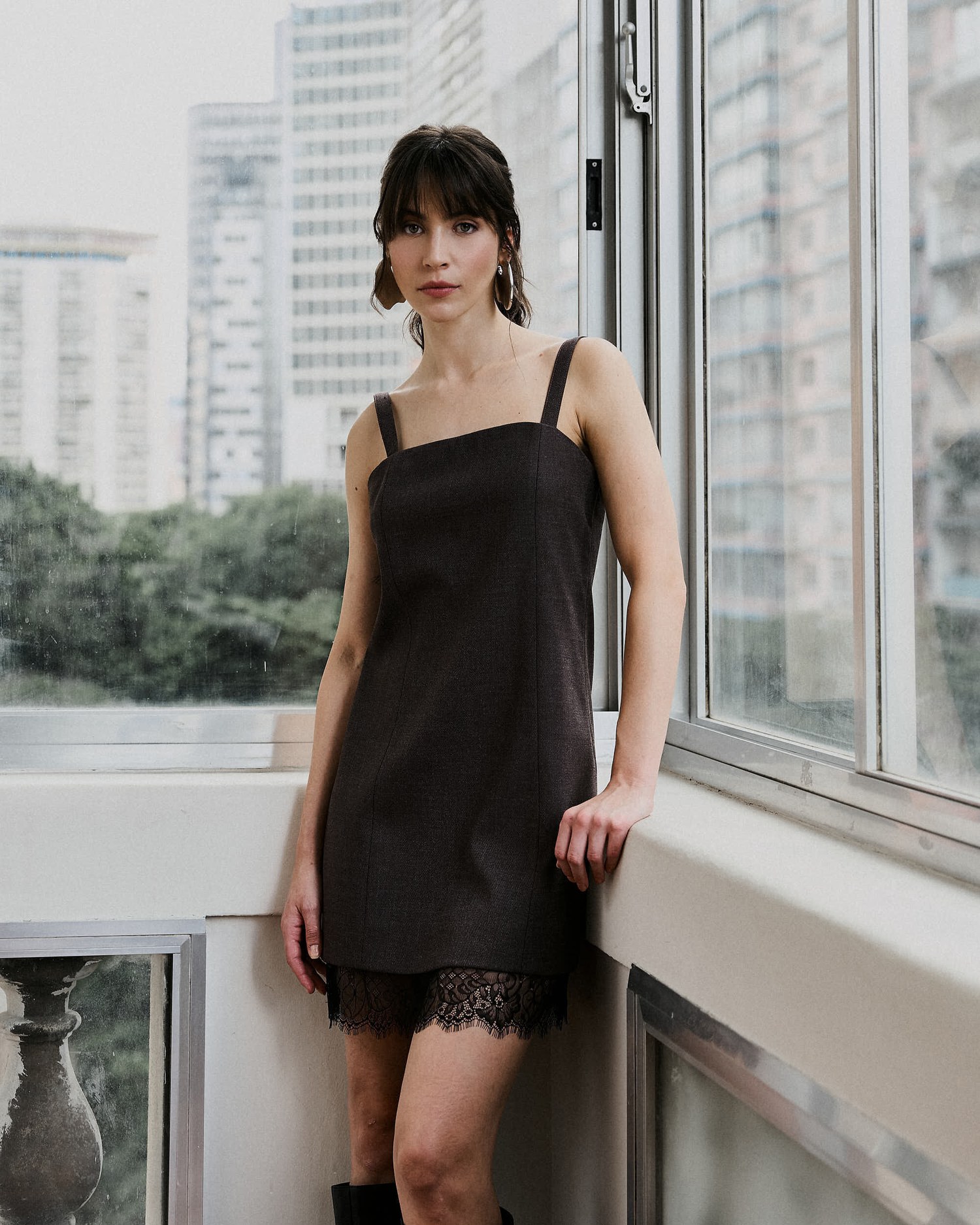 VESTIDO CURTO BARRA RENDA