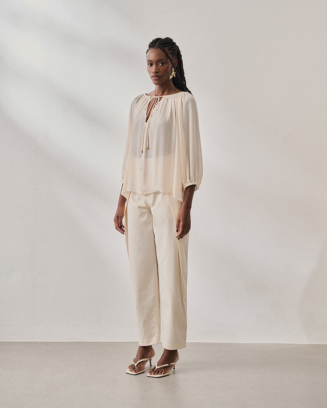BLUSA FRANZIDA COM TRANSPARENCIA — foto 16