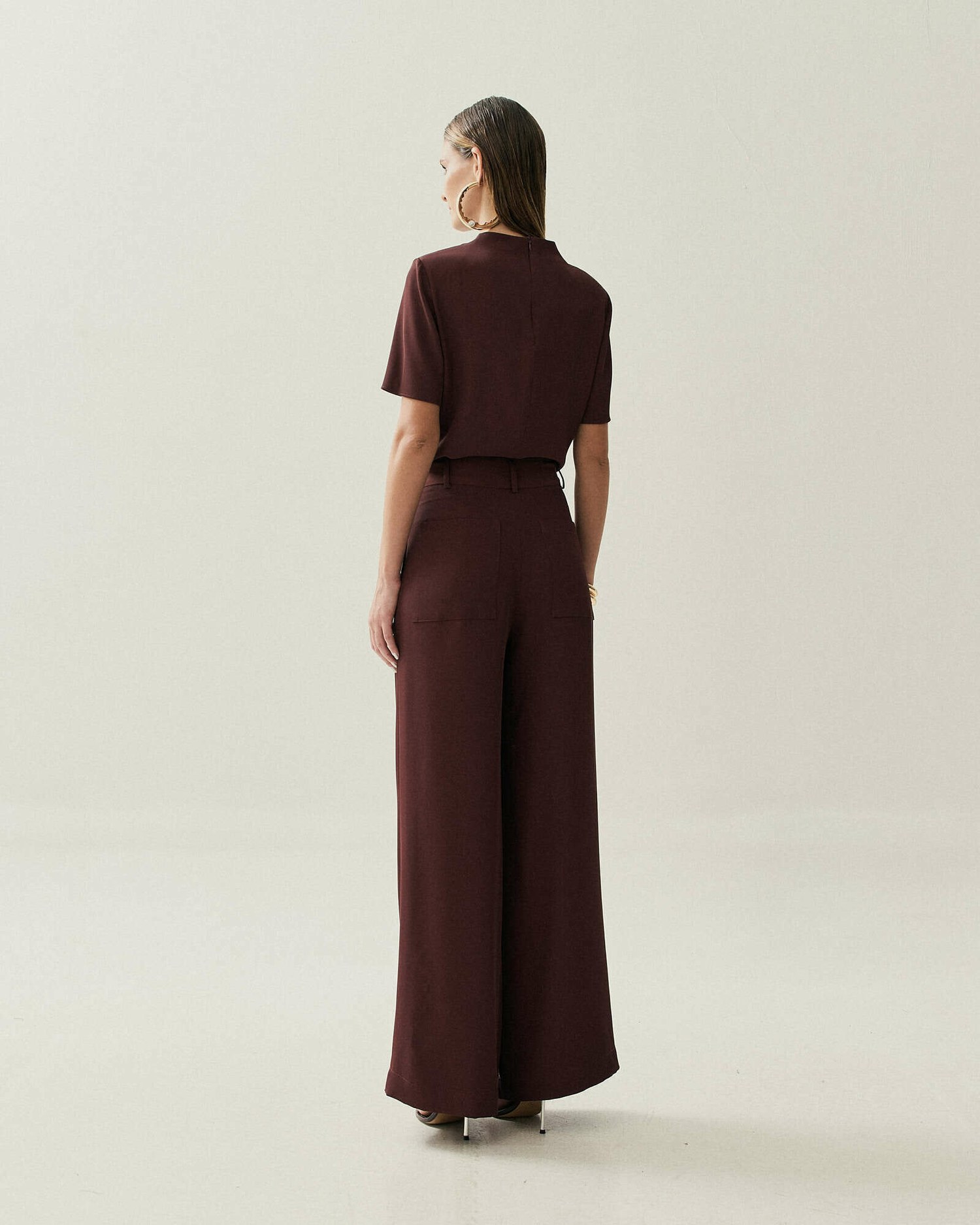 CALCA PANTALONA ALFAIATARIA COM PREGAS — foto 11