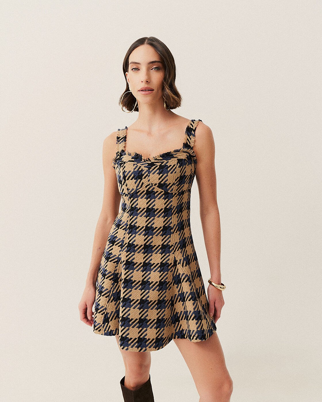 VESTIDO CURTO TWEED EVASE (PROMO) — foto 8