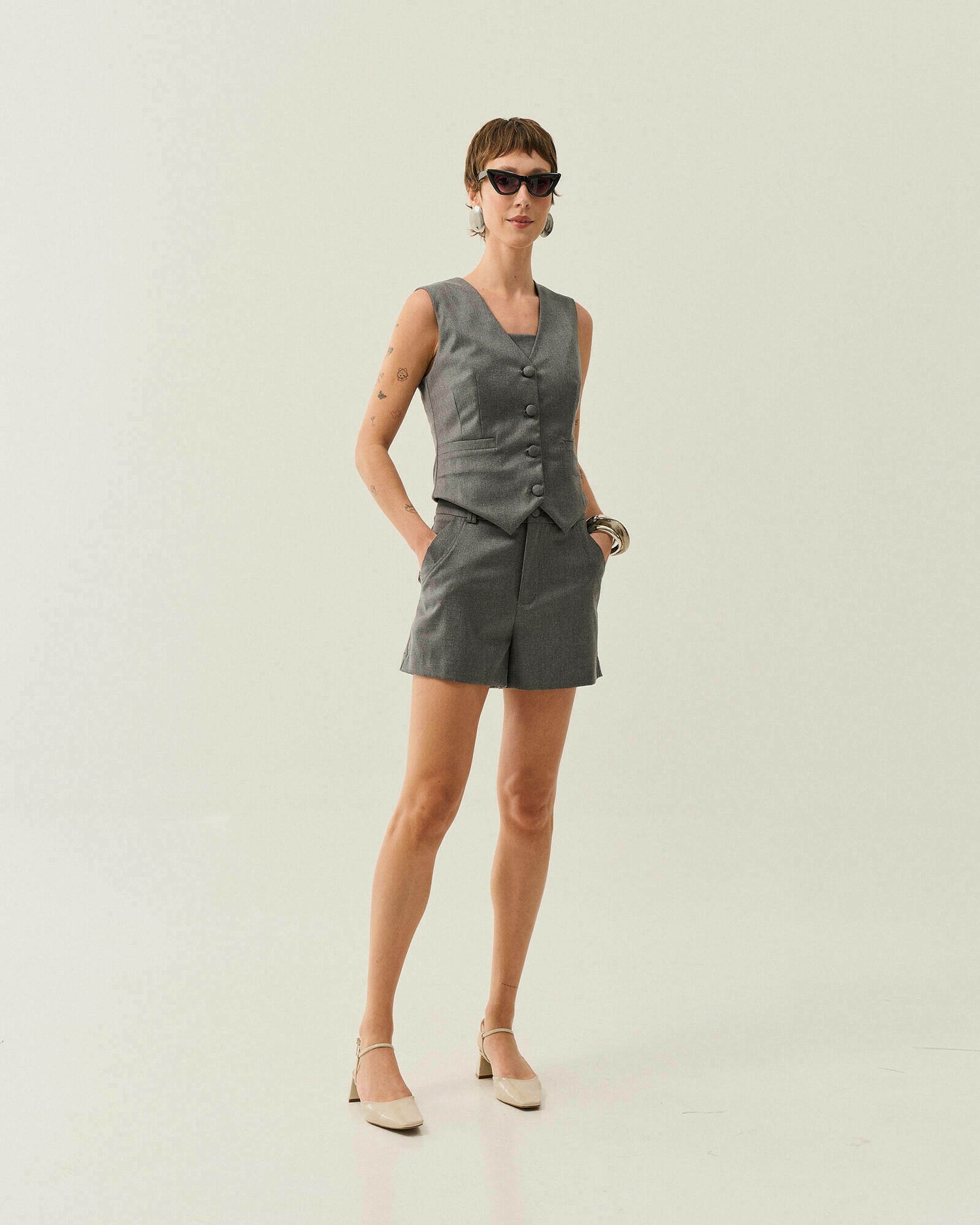 SHORTS RETO ALFAIATARIA PASSANTE DUPLO — foto 6