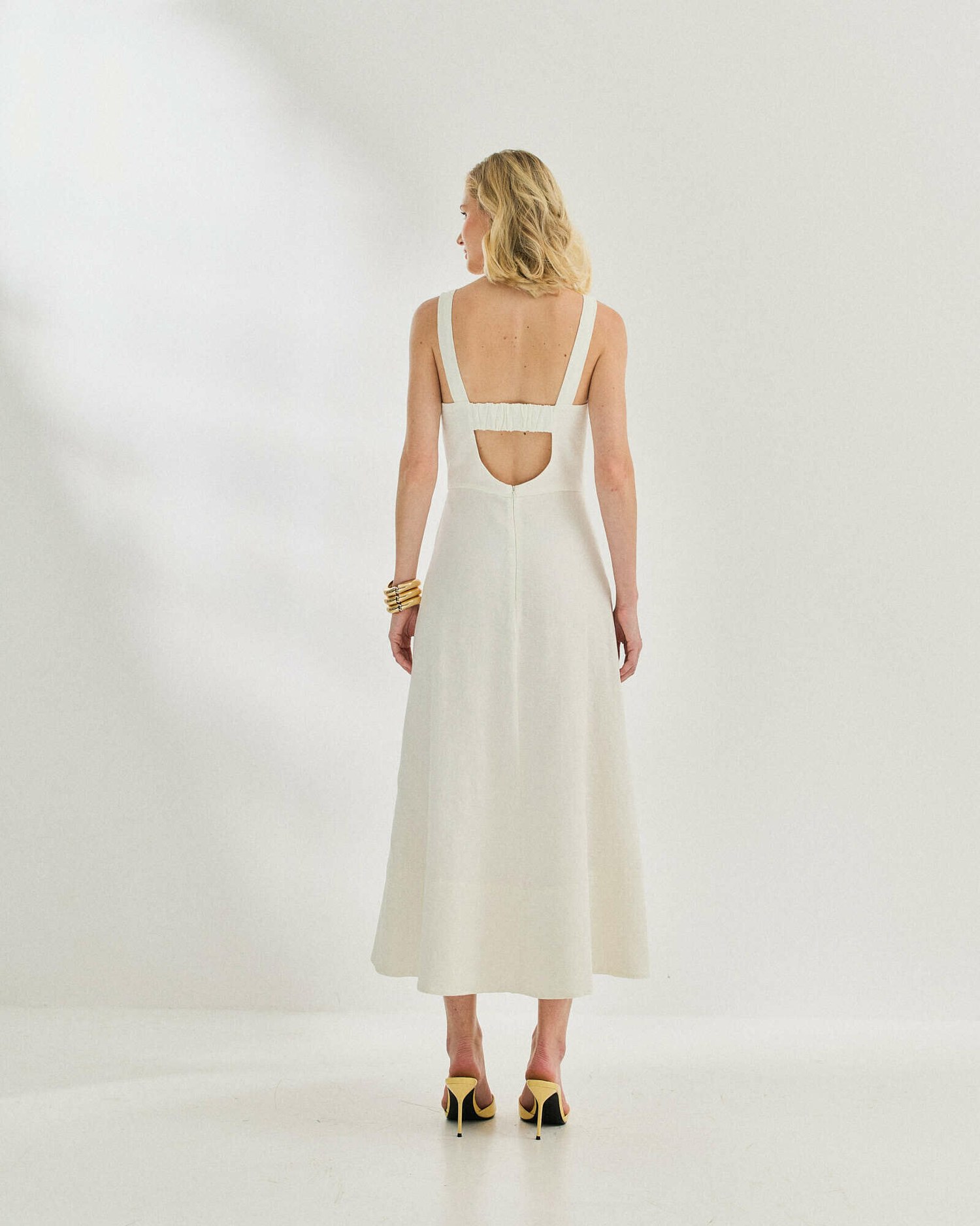 VESTIDO DECOTE CORACAO EVASE BOLSO — foto 7