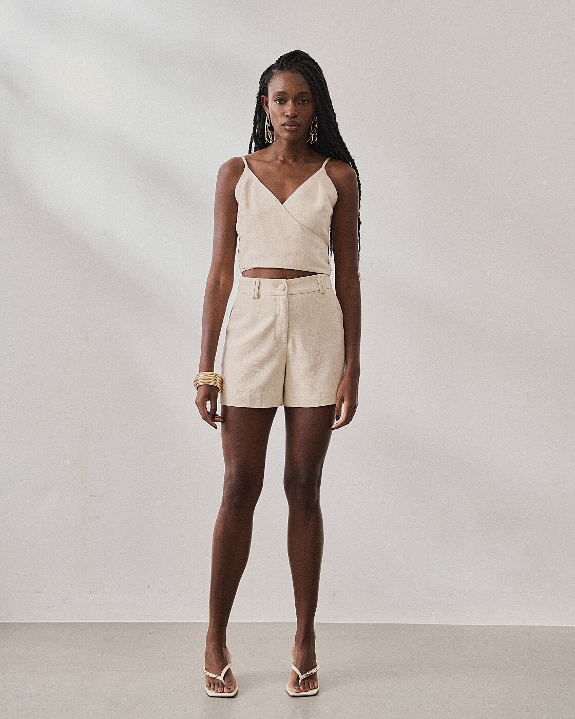 SHORTS DE LINHO BOTAO FORRADO