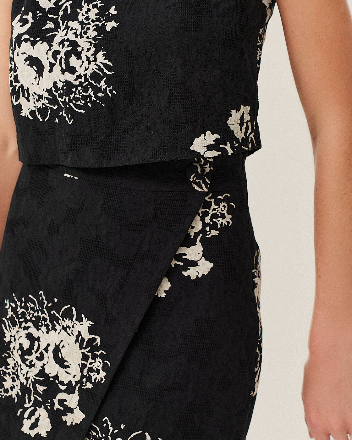 SAIA MIDI ASSIMETRICA ESTAMPADA — foto 6