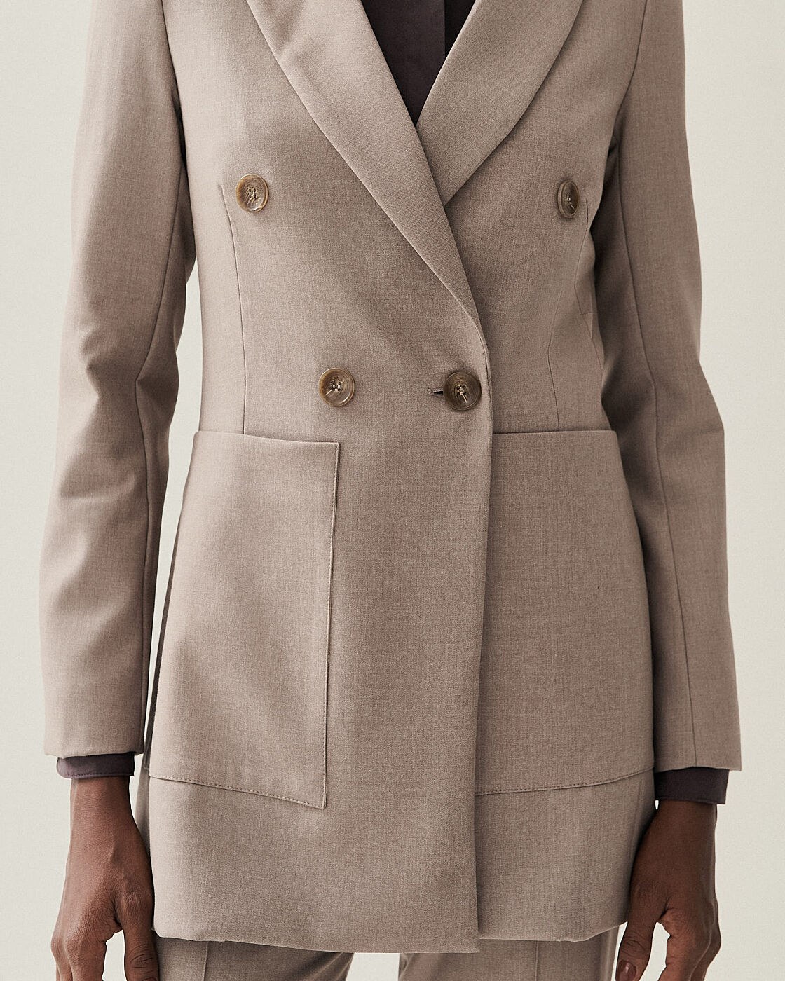 BLAZER ALONGADO BOLSO CHAPA — foto 11