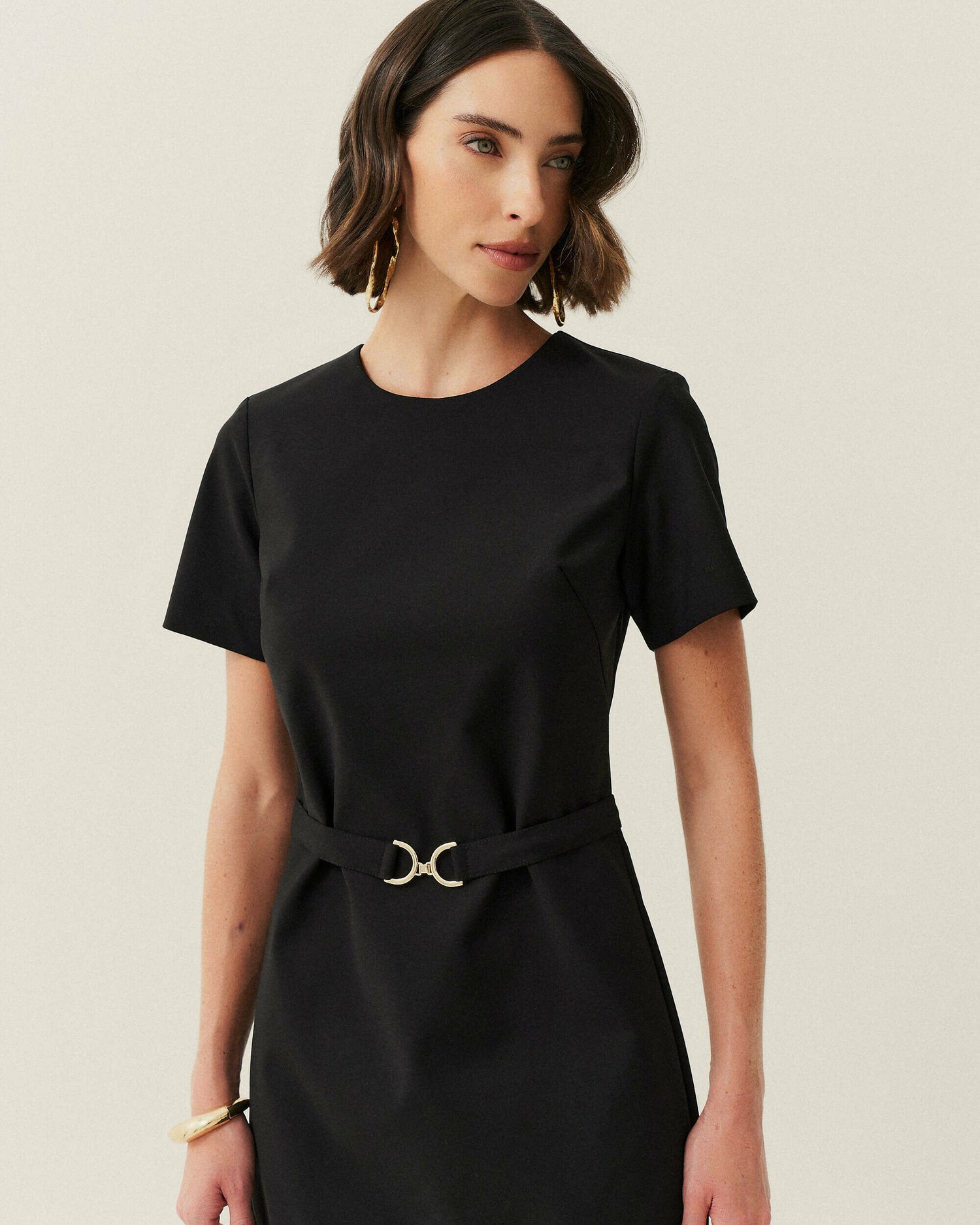 VESTIDO CURTO ALFAIATARIA COM CINTO (PROMO) — foto 5