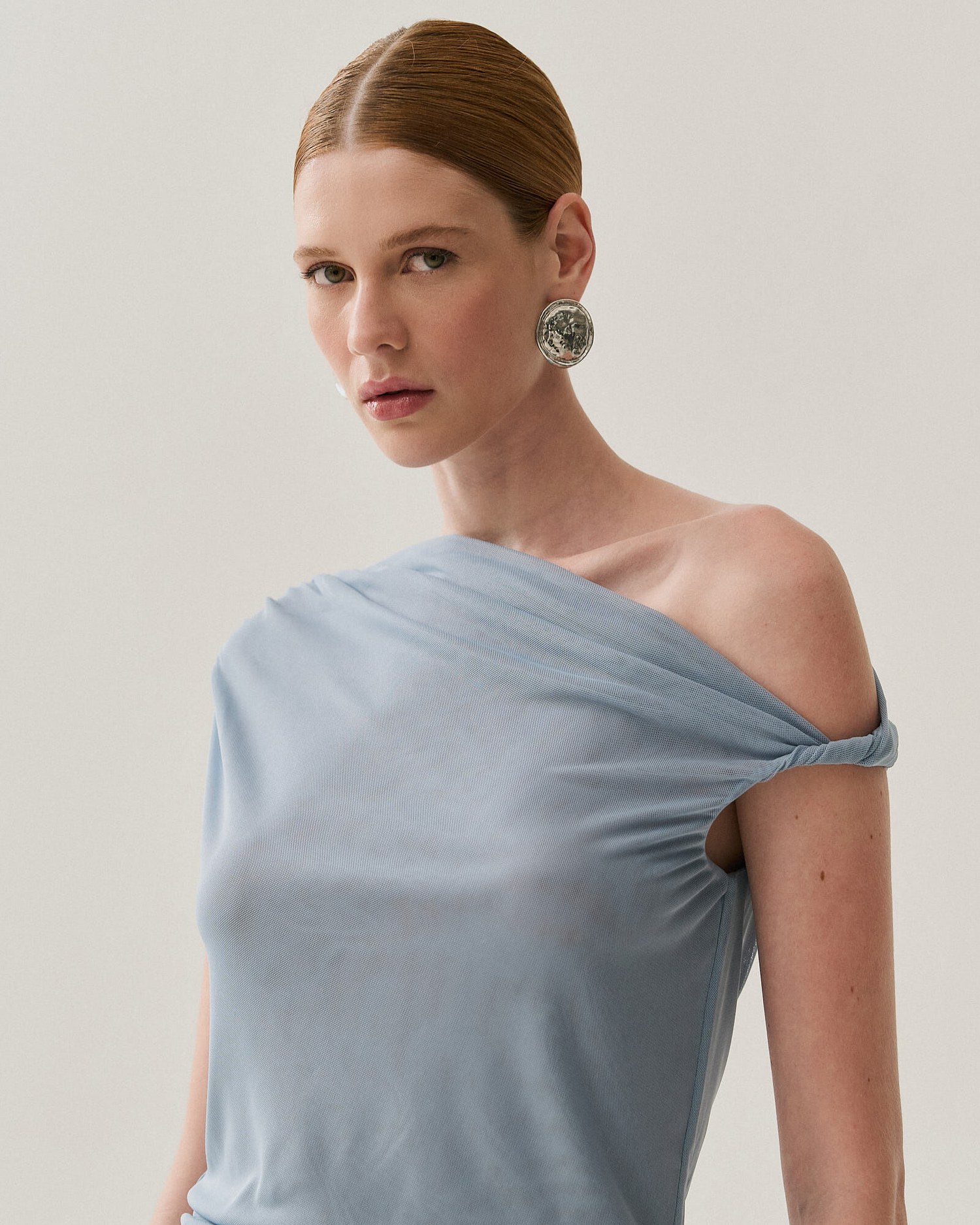 VESTIDO MIDI TORCAO OMBRO — foto 11