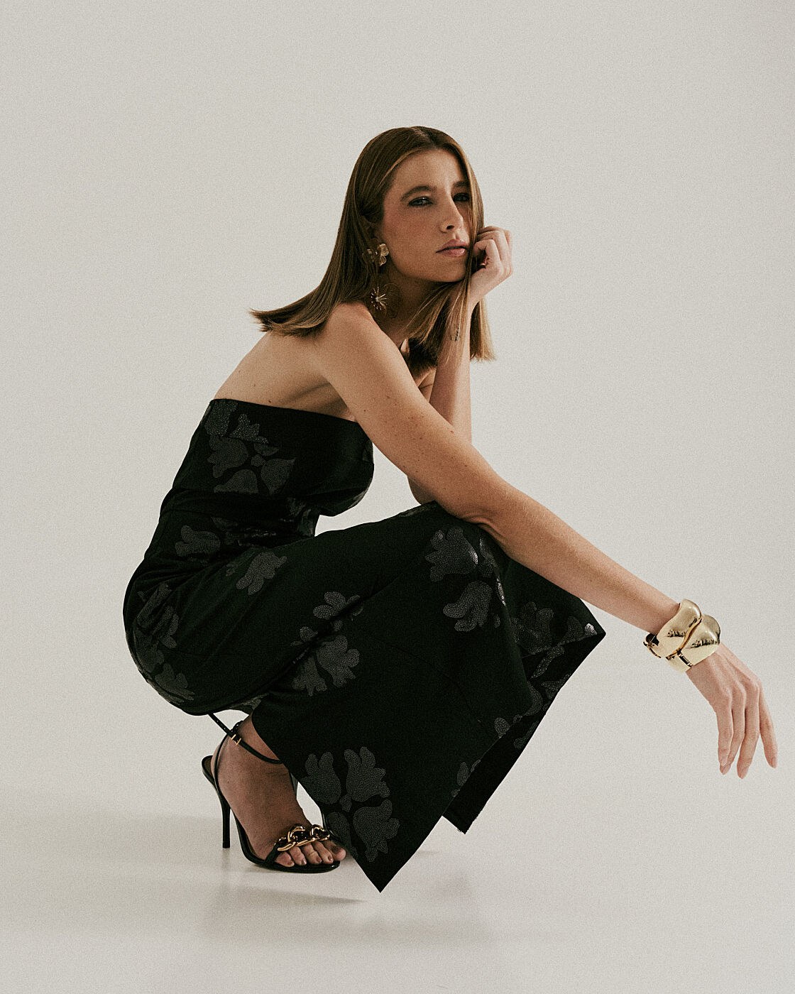VESTIDO MIDI CLASSICO COM PAETE — foto 5