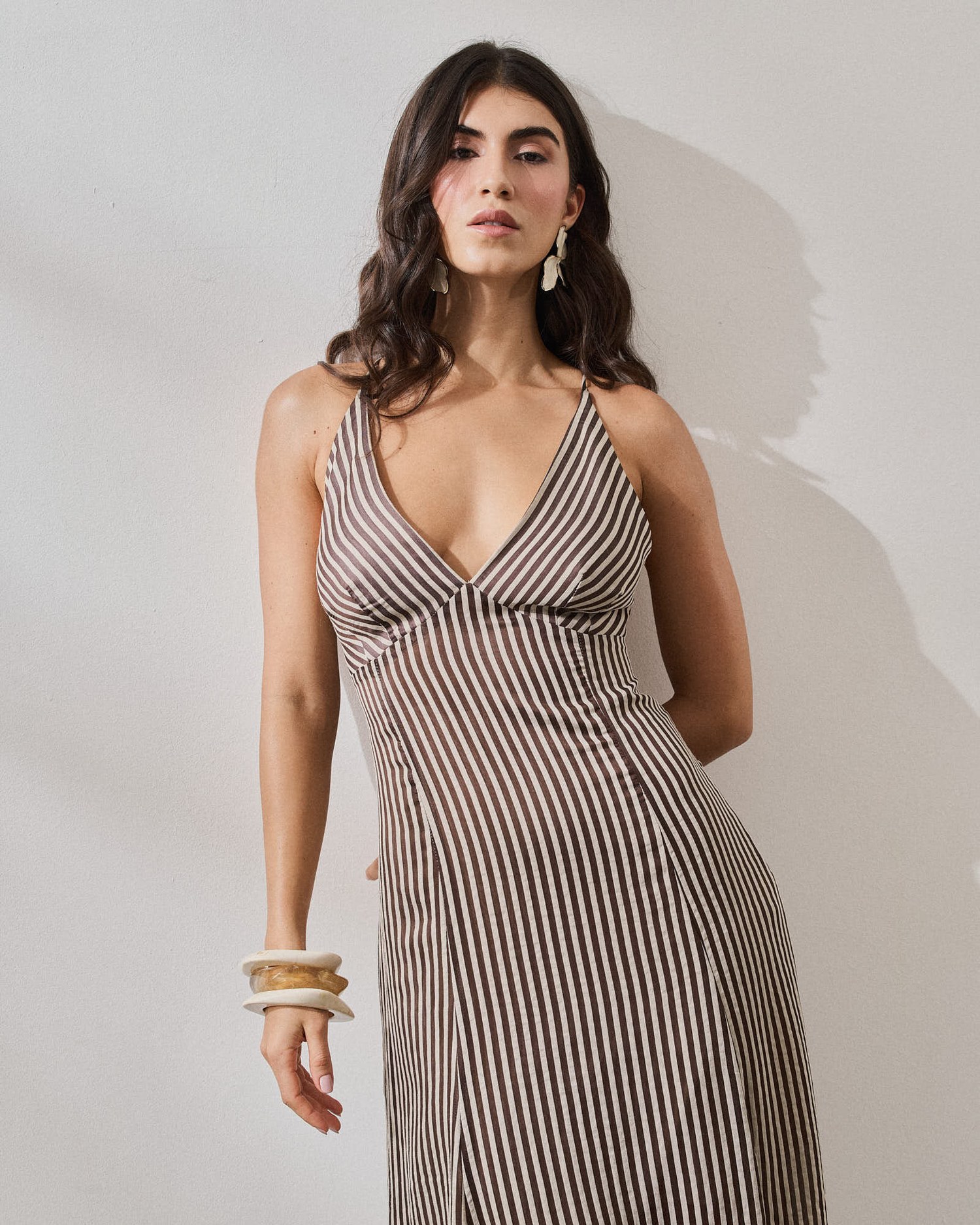 VESTIDO LONGO LISTRADO COM FENDAS — foto 14