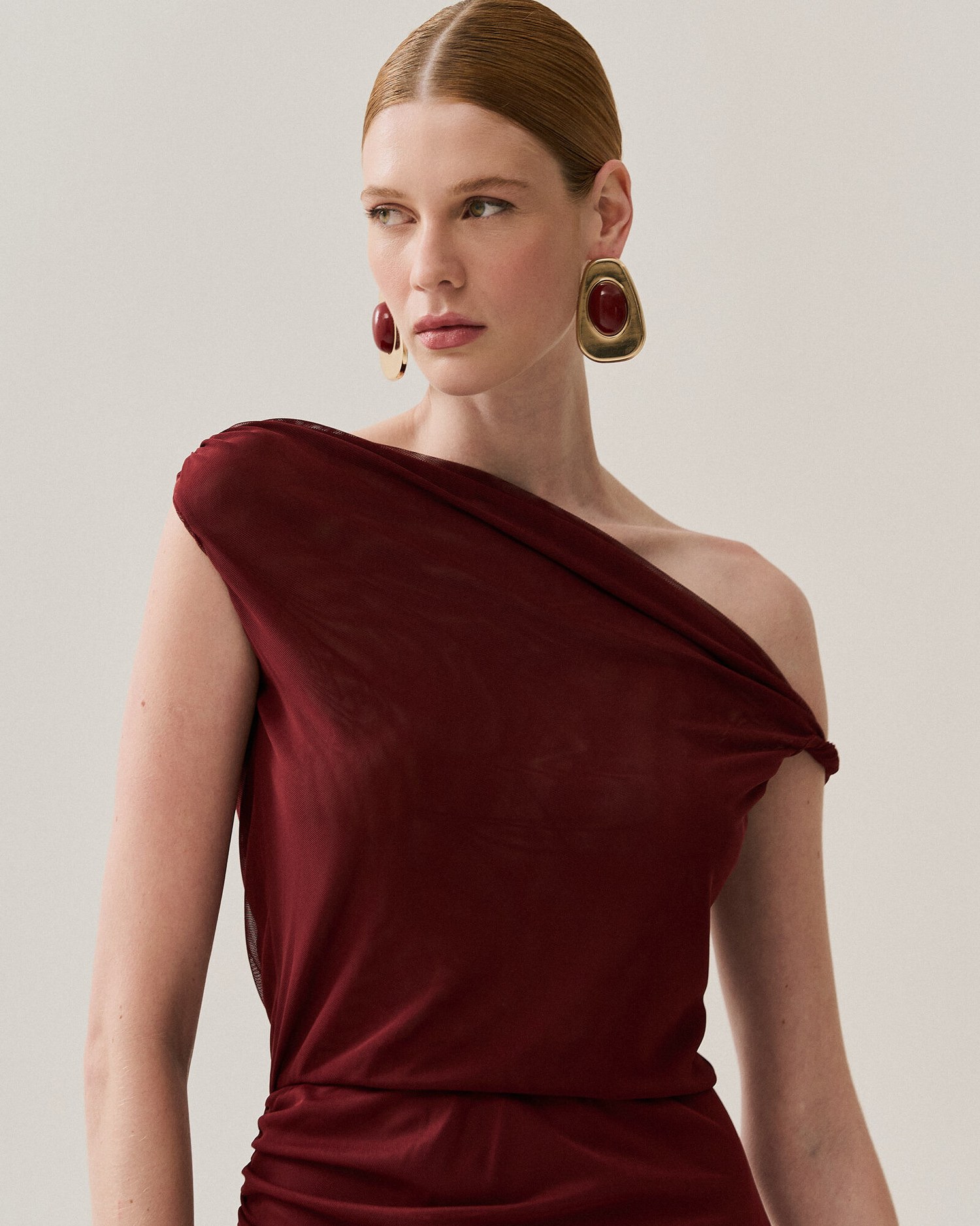 VESTIDO MIDI TORCAO OMBRO — foto 8
