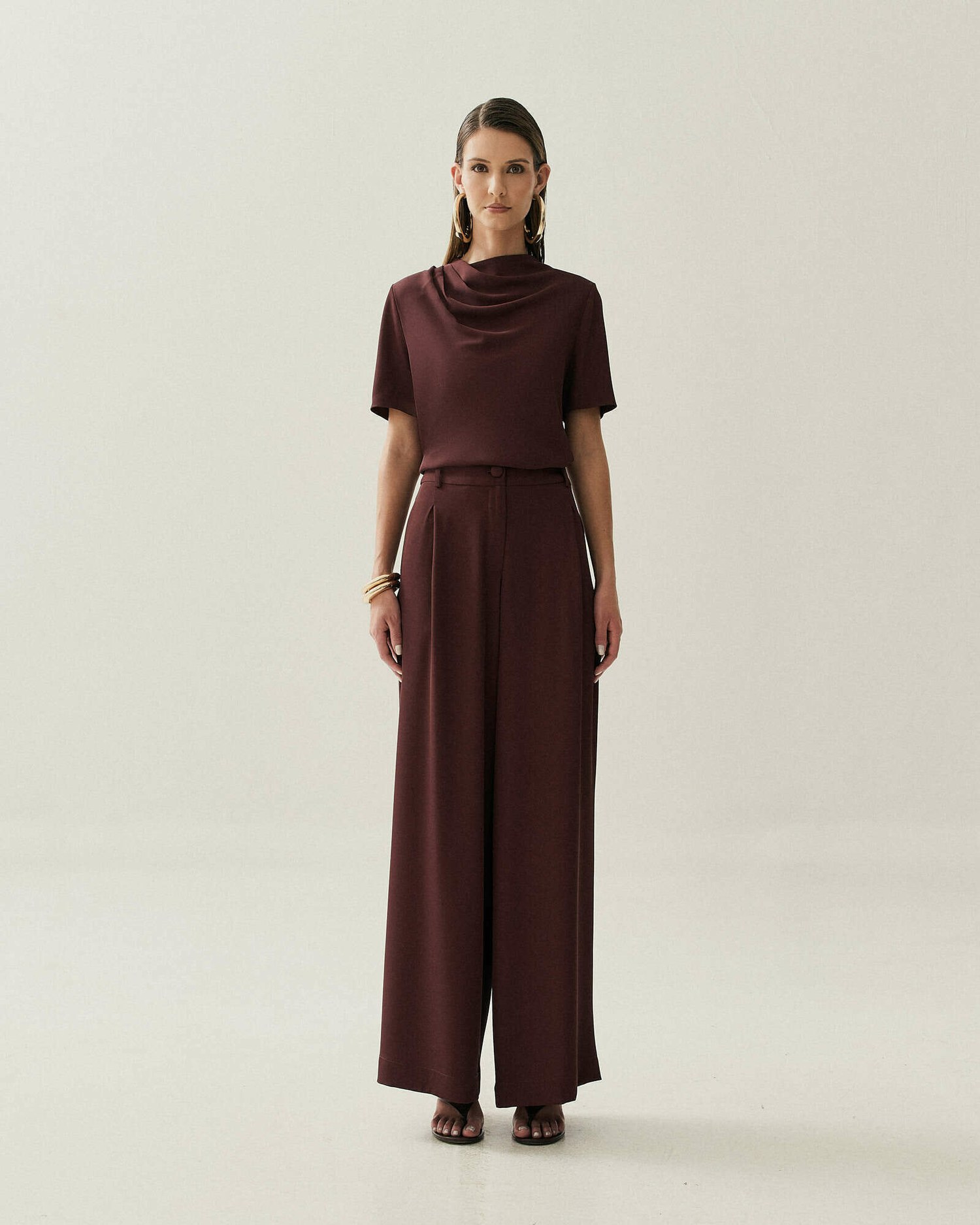 CALCA PANTALONA ALFAIATARIA COM PREGAS