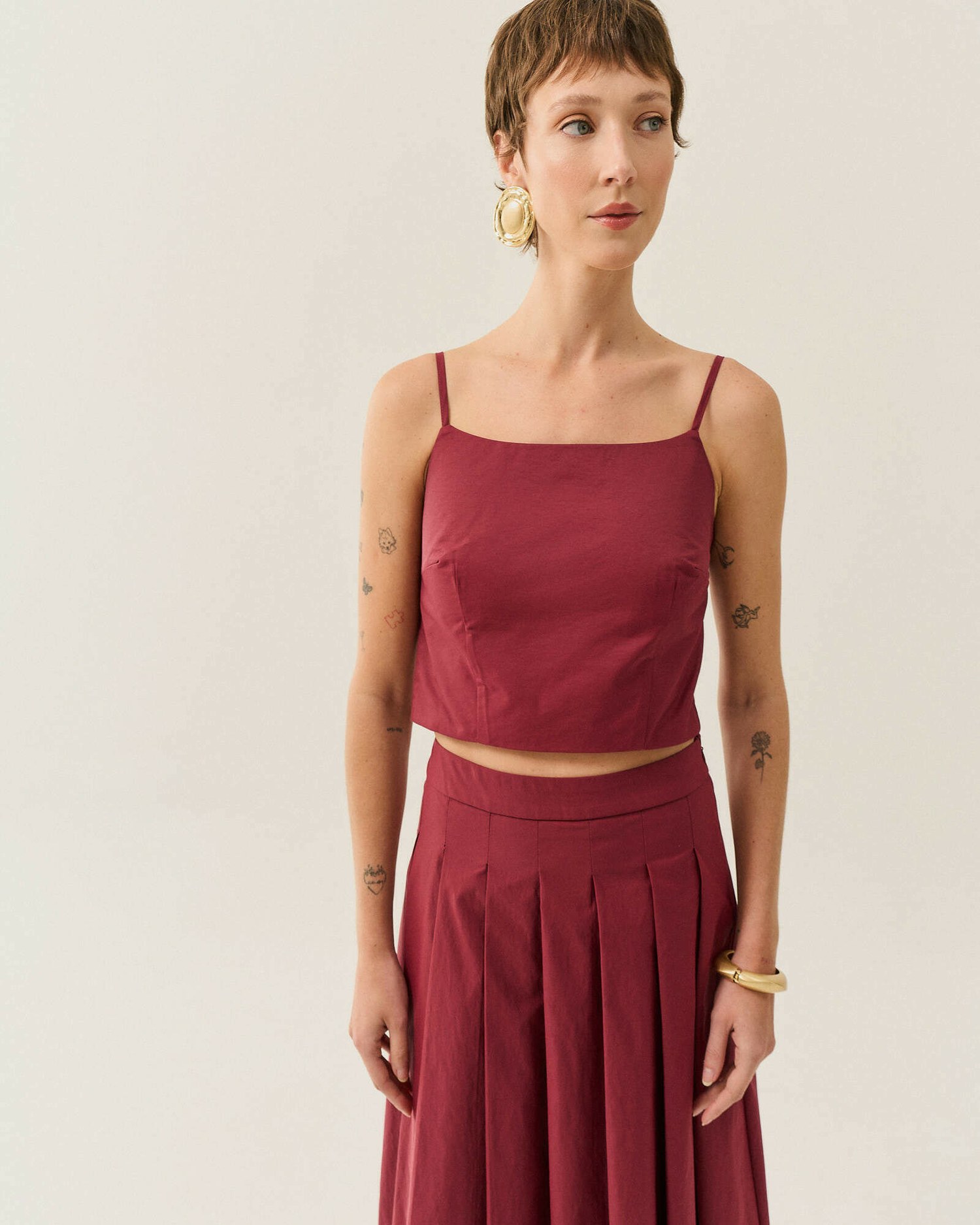 TOP CROPPED ALFAIATARIA ABERTURA COSTAS — foto 14