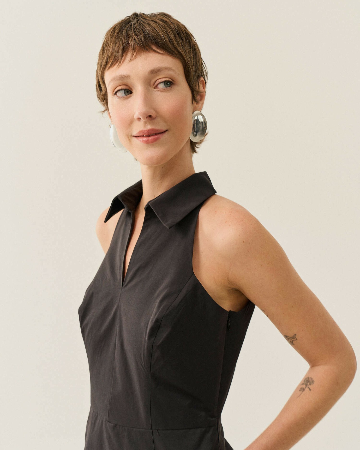 VESTIDO MIDI ALFAIATARIA ESTRUTURADO — foto 20
