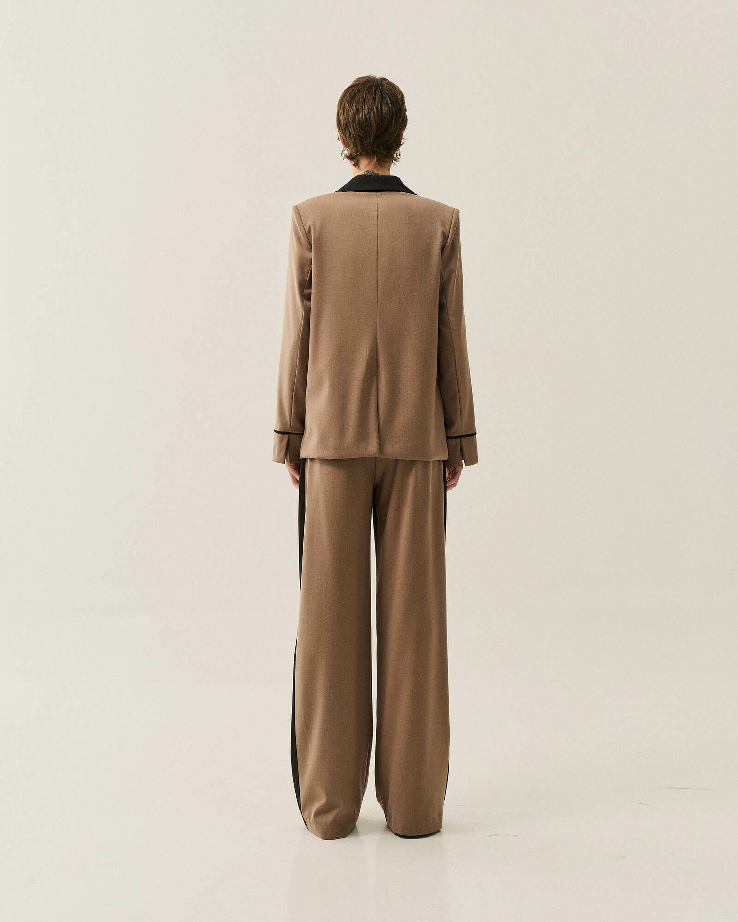 BLAZER ALFAIATARIA DETALHE BICOLOR — foto 16