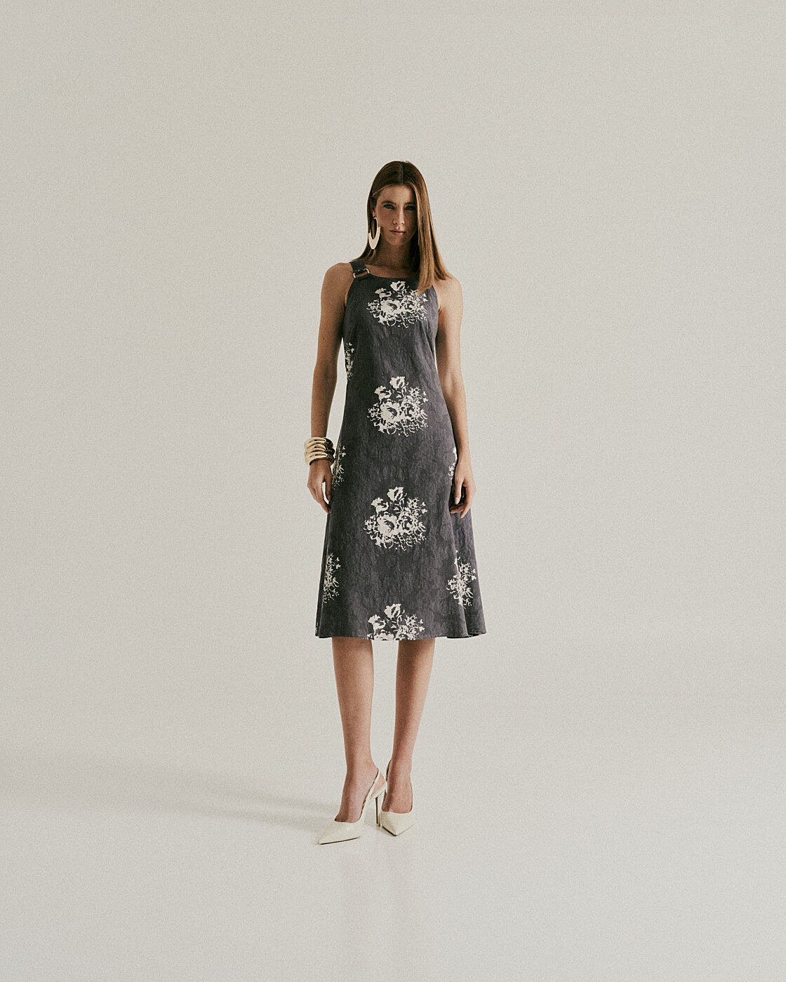 VESTIDO MIDI EVASE ALCA LARGA