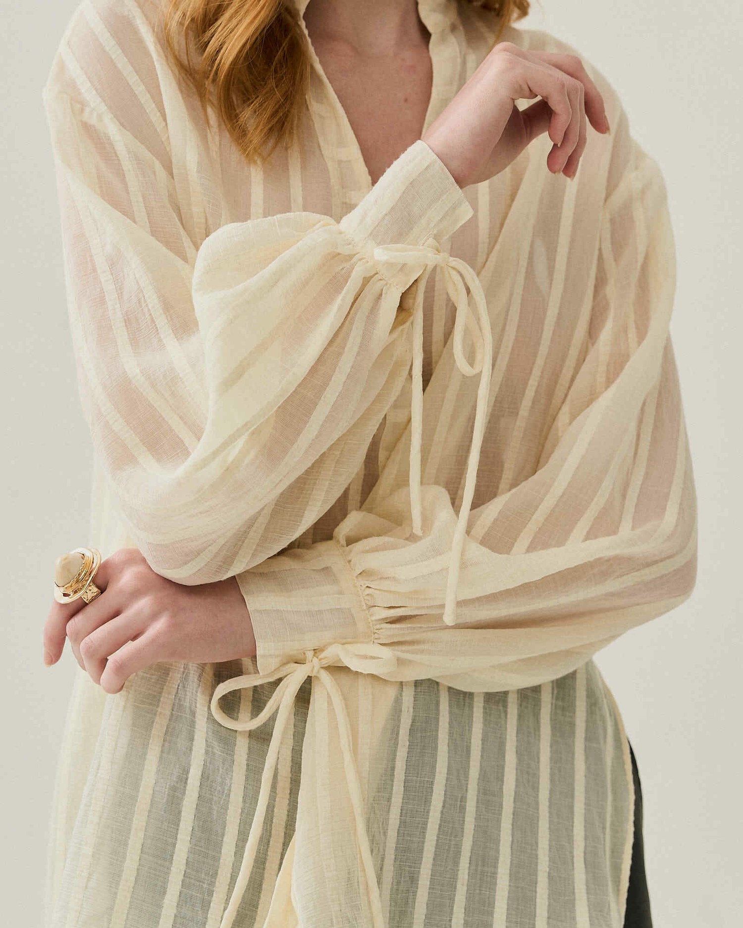 BLUSA MANGA BUFANTE COM TRANSPARENCIA — foto 8