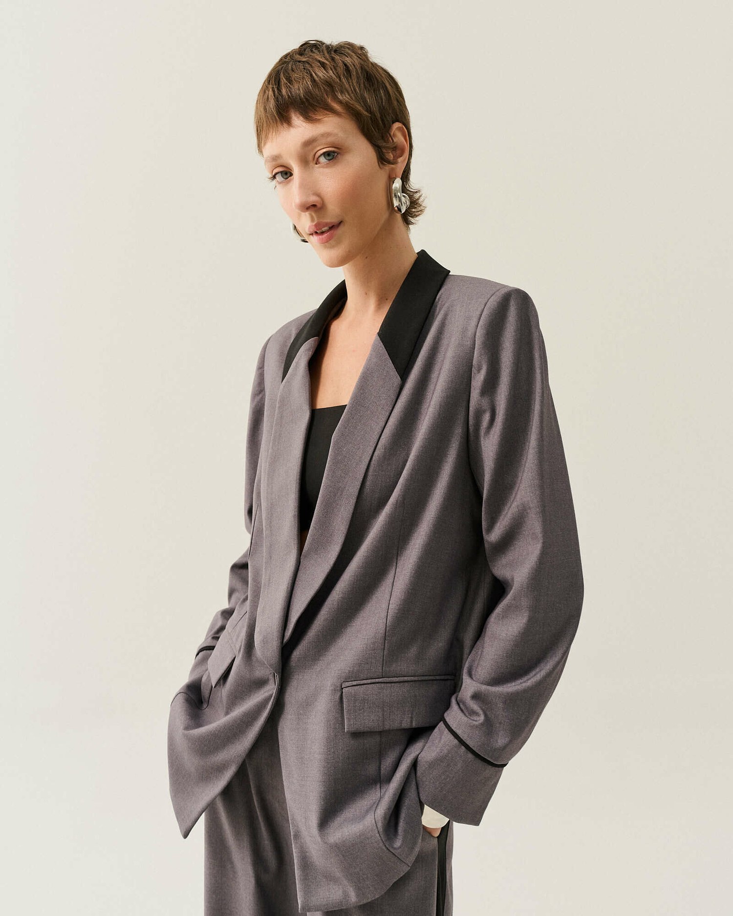 BLAZER ALFAIATARIA DETALHE BICOLOR — foto 11