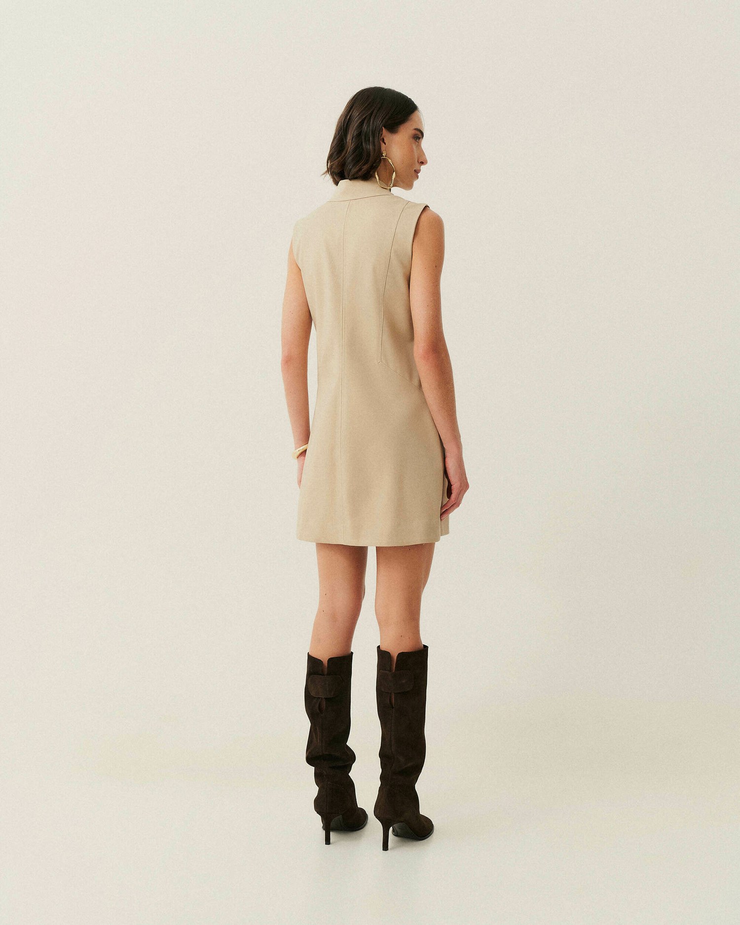 VESTIDO CURTO ALFAIATARIA COM GOLA (PROMO) — foto 9