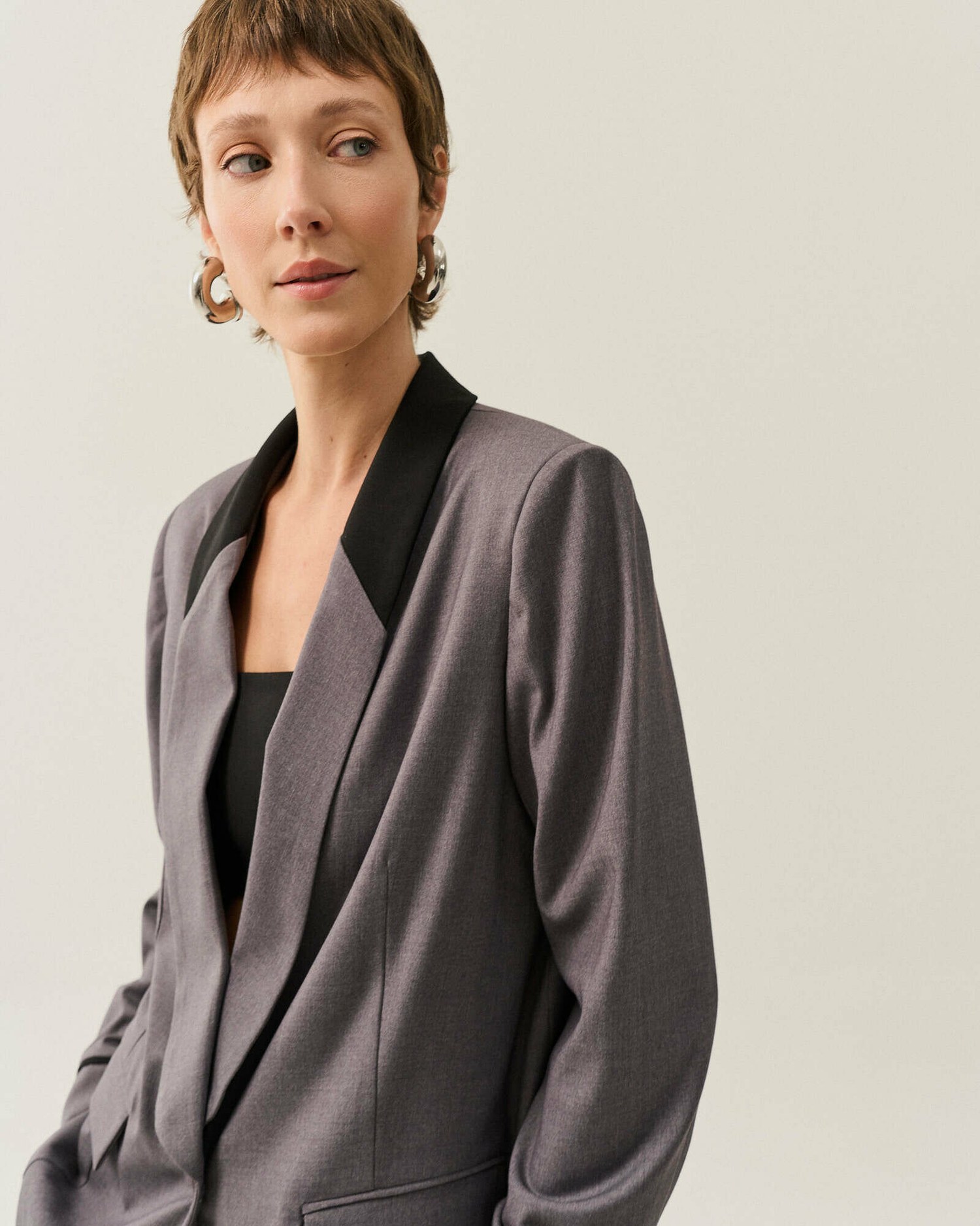 BLAZER ALFAIATARIA DETALHE BICOLOR — foto 12