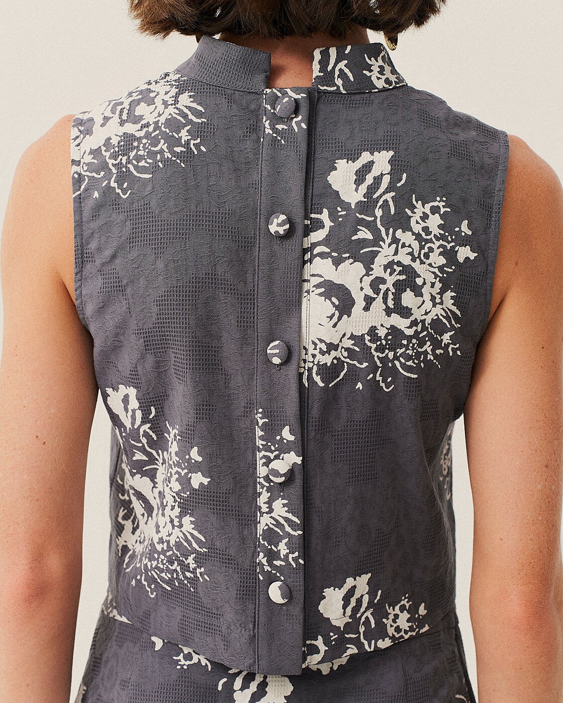 BLUSA CROPPED ESTAMPADO — foto 5