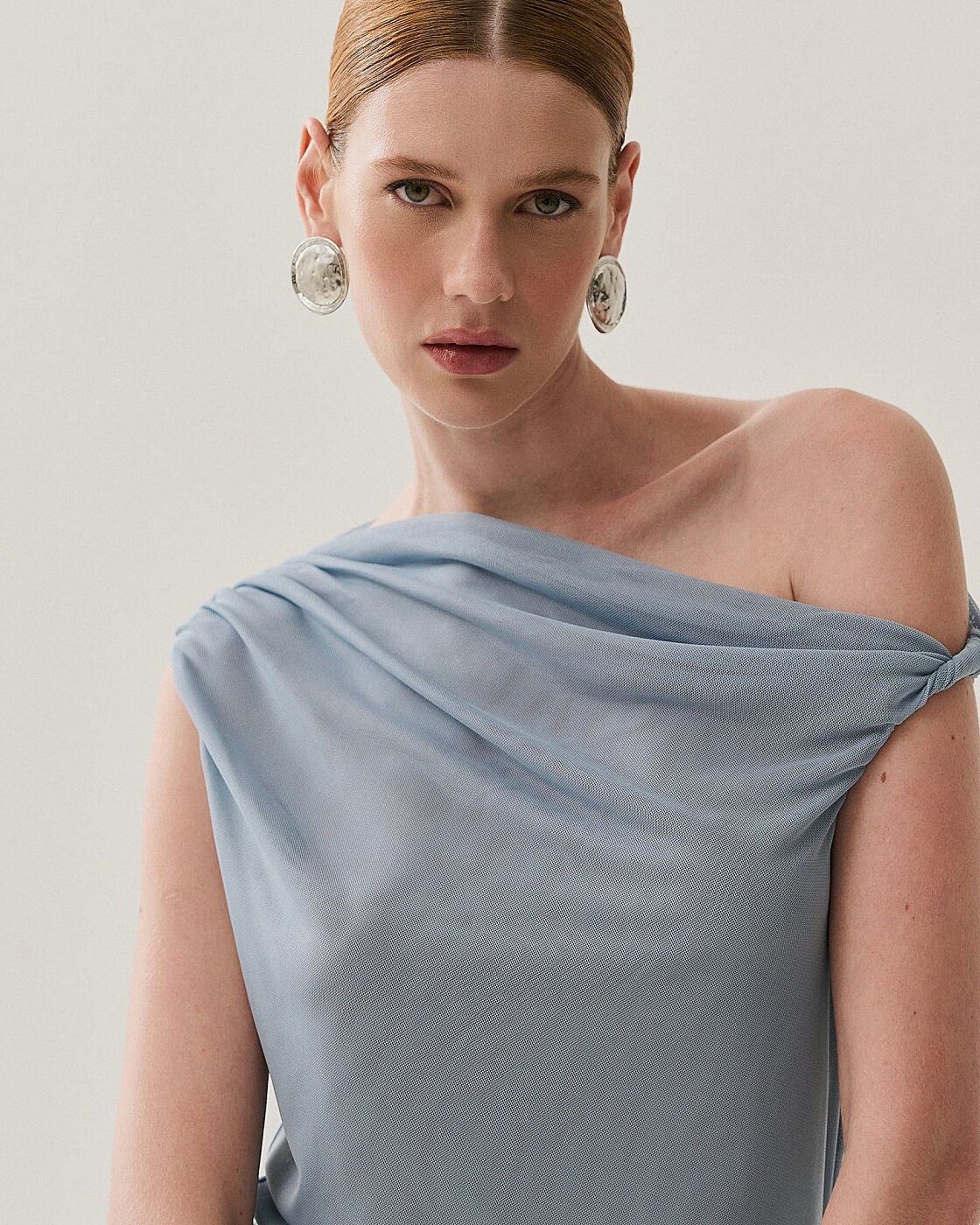 VESTIDO MIDI TORCAO OMBRO — foto 12