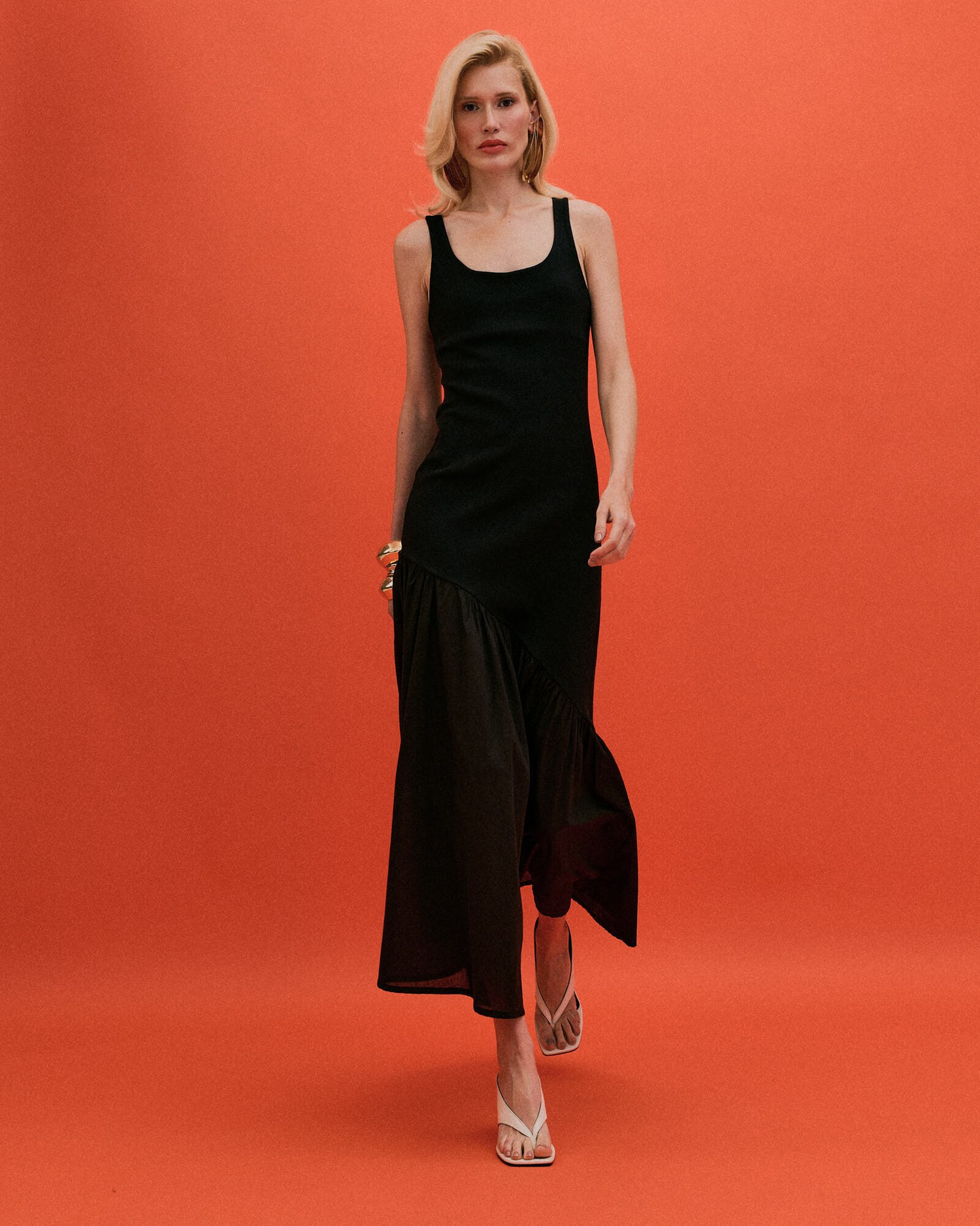 VESTIDO MIDI CANELADO BARRA — foto 4