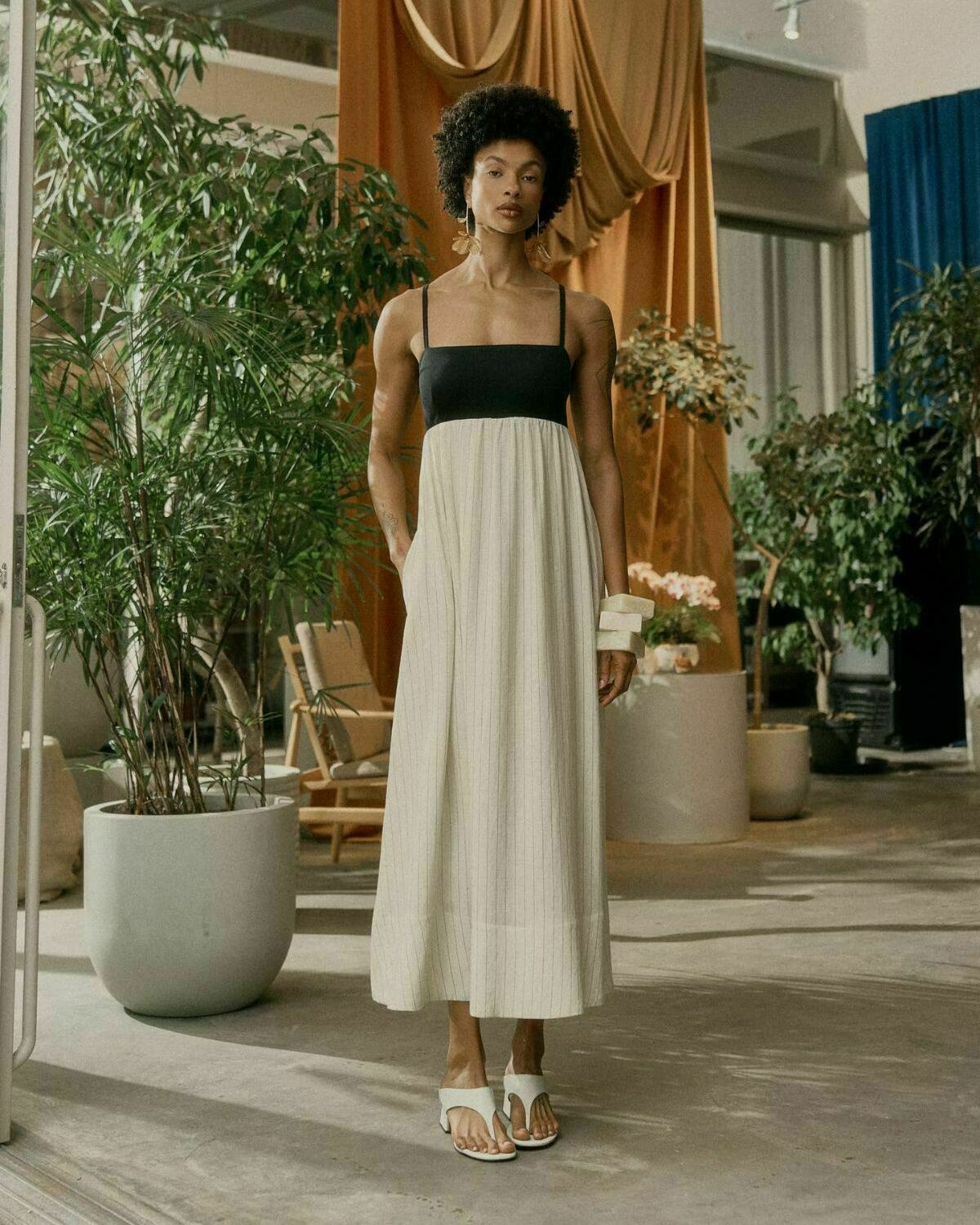 VESTIDO LISTRADO BUSTO MALHA — foto 12