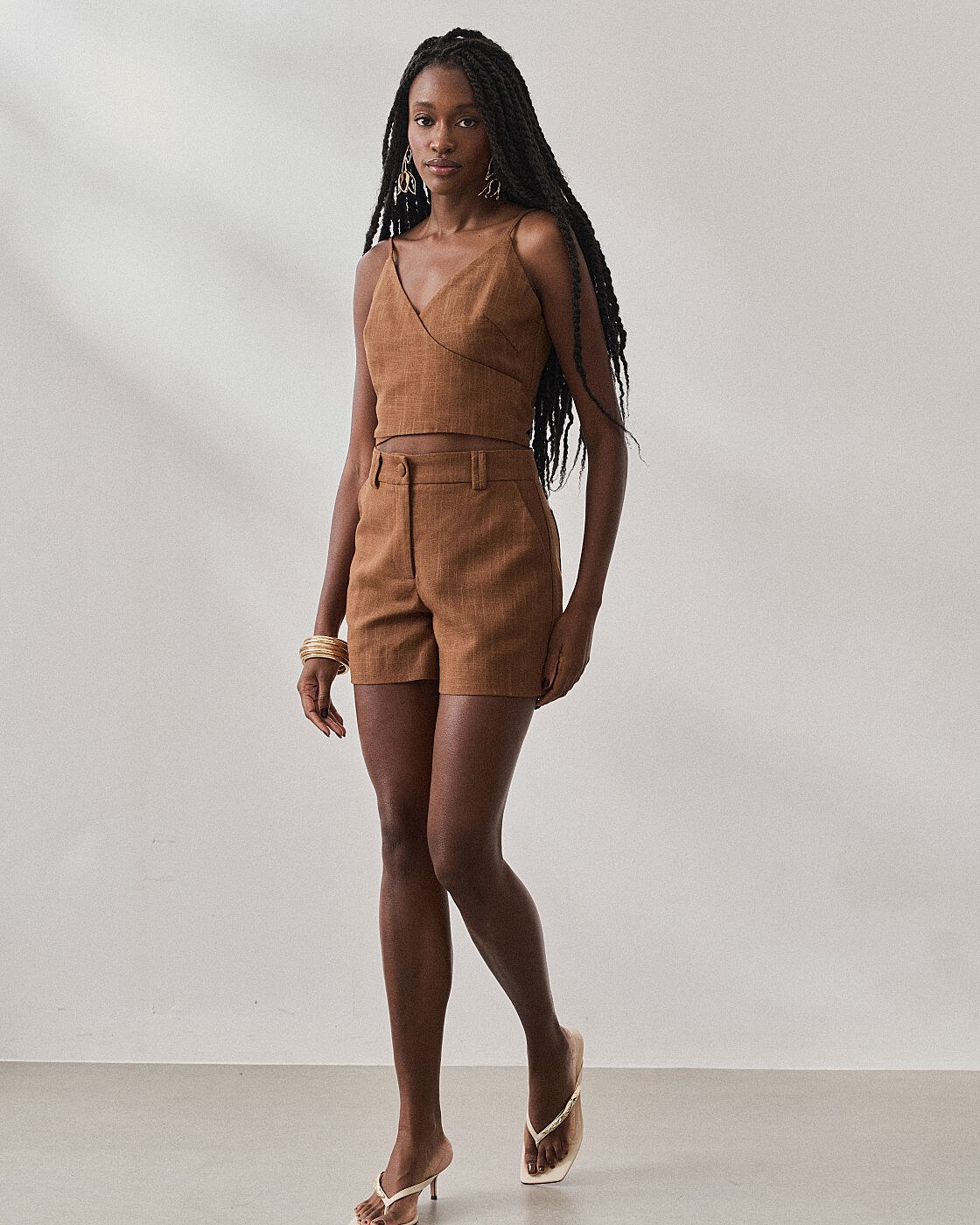 SHORTS DE LINHO BOTAO FORRADO — foto 6