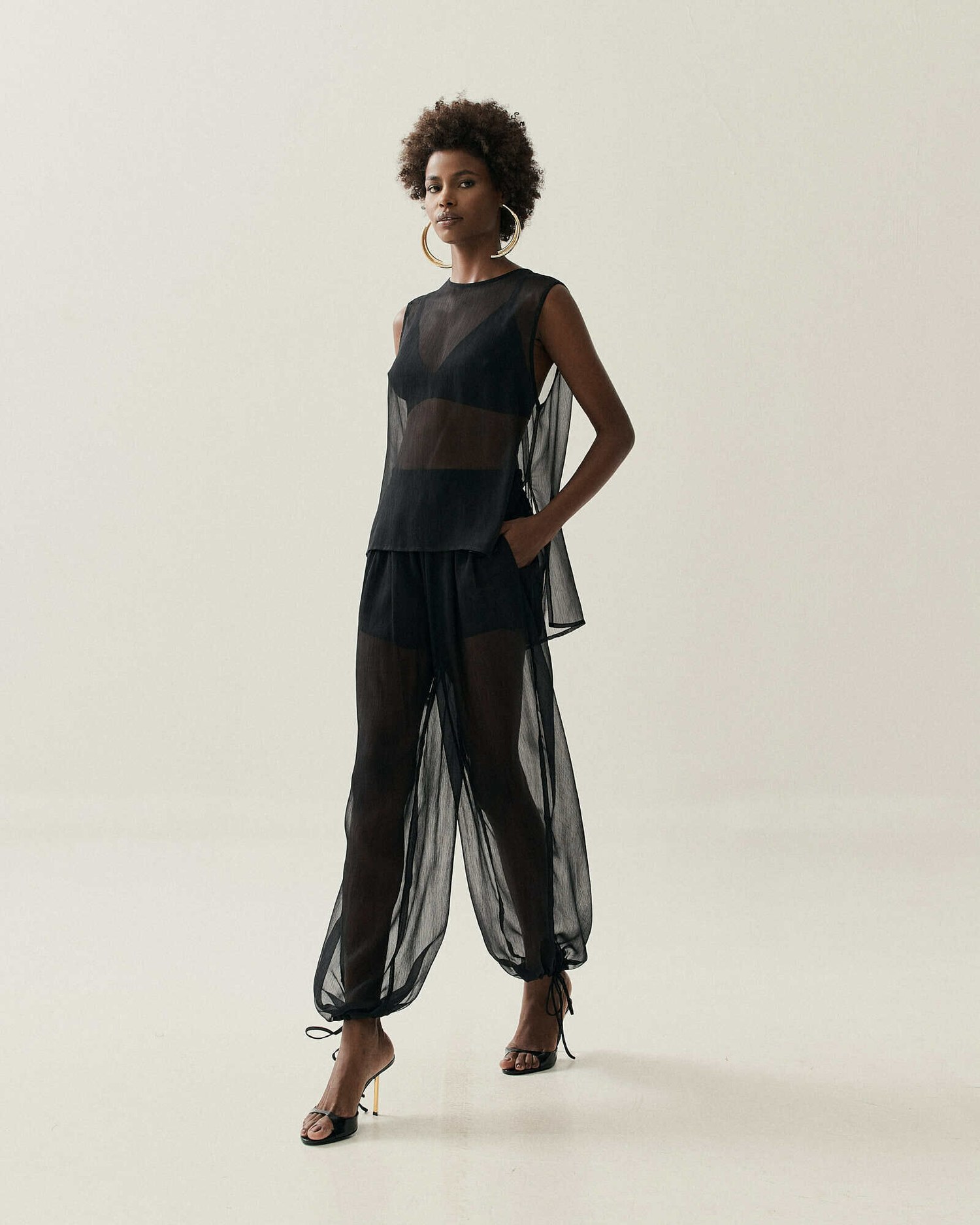 CALCA ALADDIN COM TRANSPARENCIA — foto 13