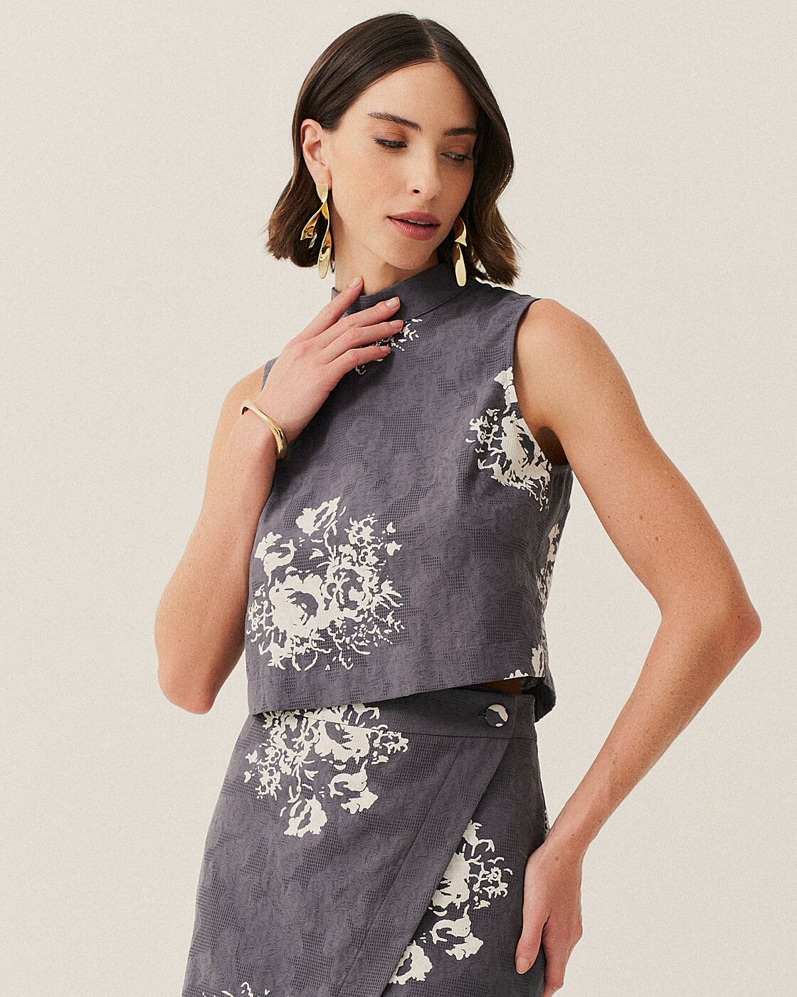 BLUSA CROPPED ESTAMPADO — foto 13