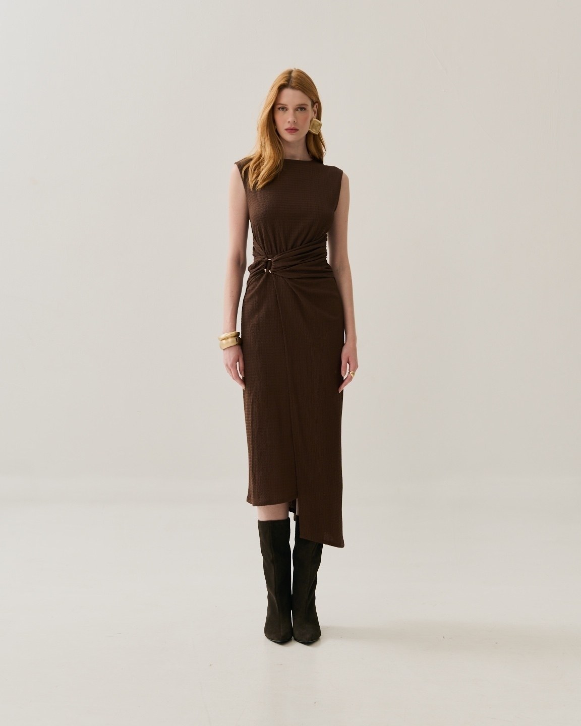 VESTIDO MIDI FRANZIDO LATERAL
