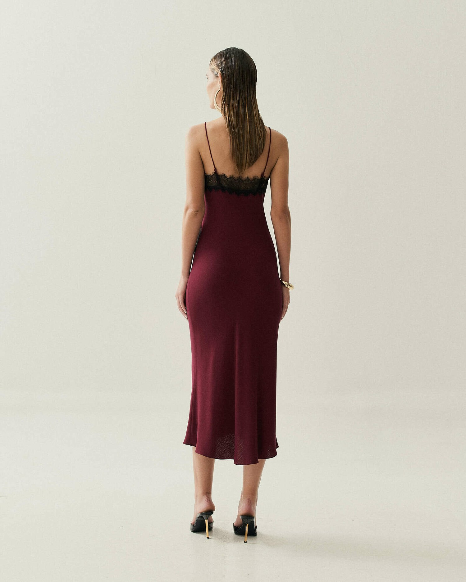 VESTIDO SLIP DRESS COM RENDA — foto 5