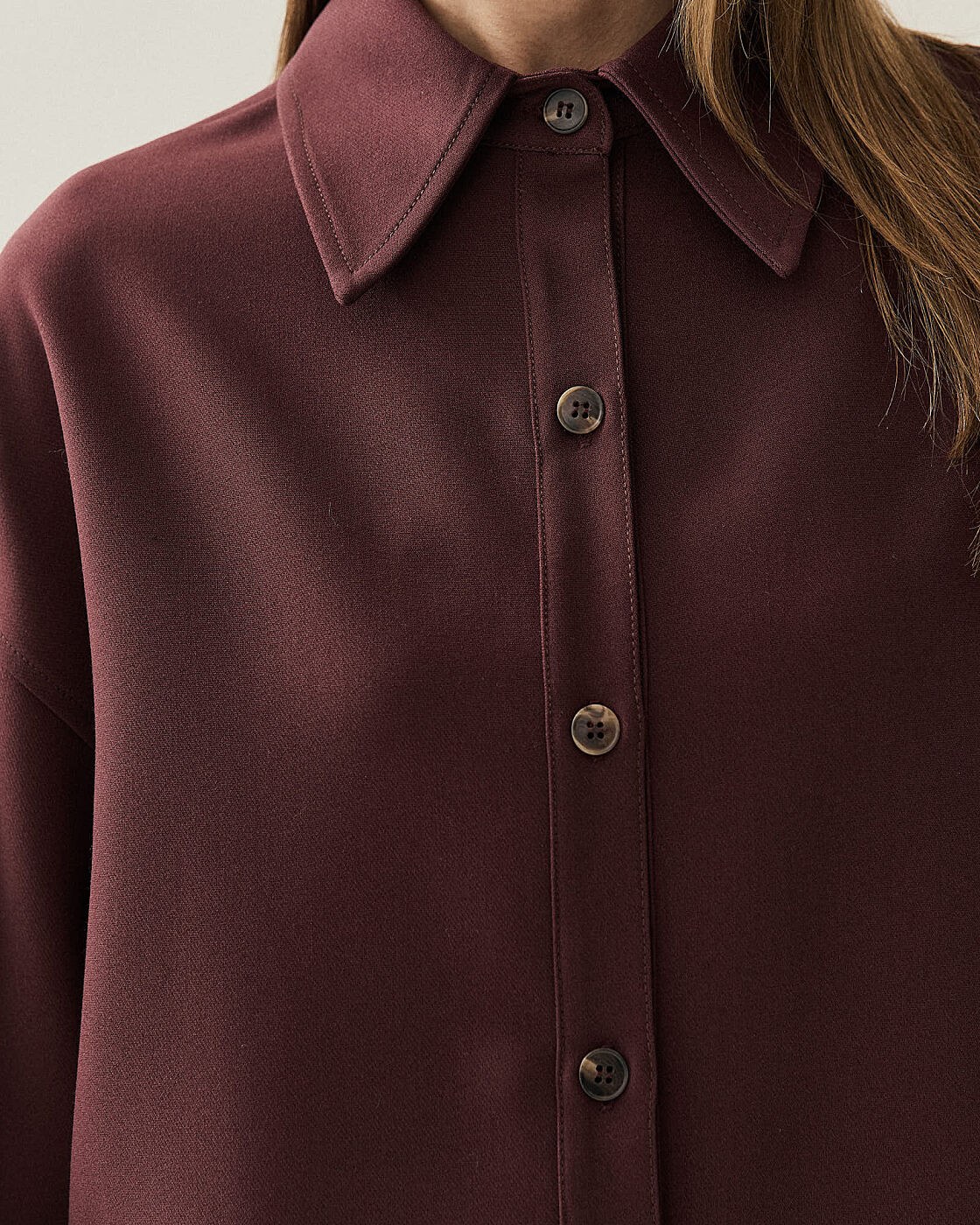 CAMISA OVER ALONGADA FENDA — foto 16