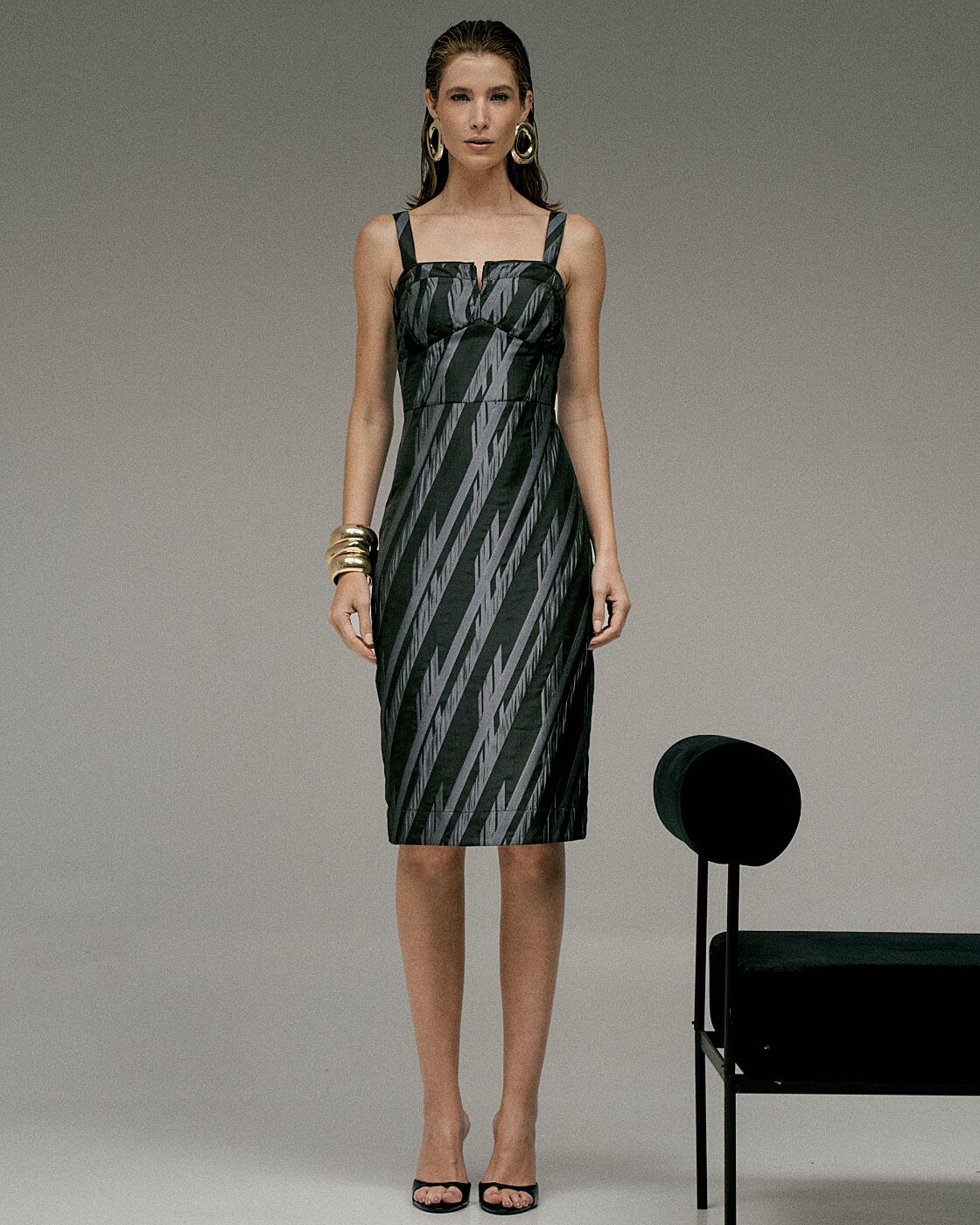 VESTIDO ESTRUTURADO CINZA NEVOA (PROMO) — foto 10