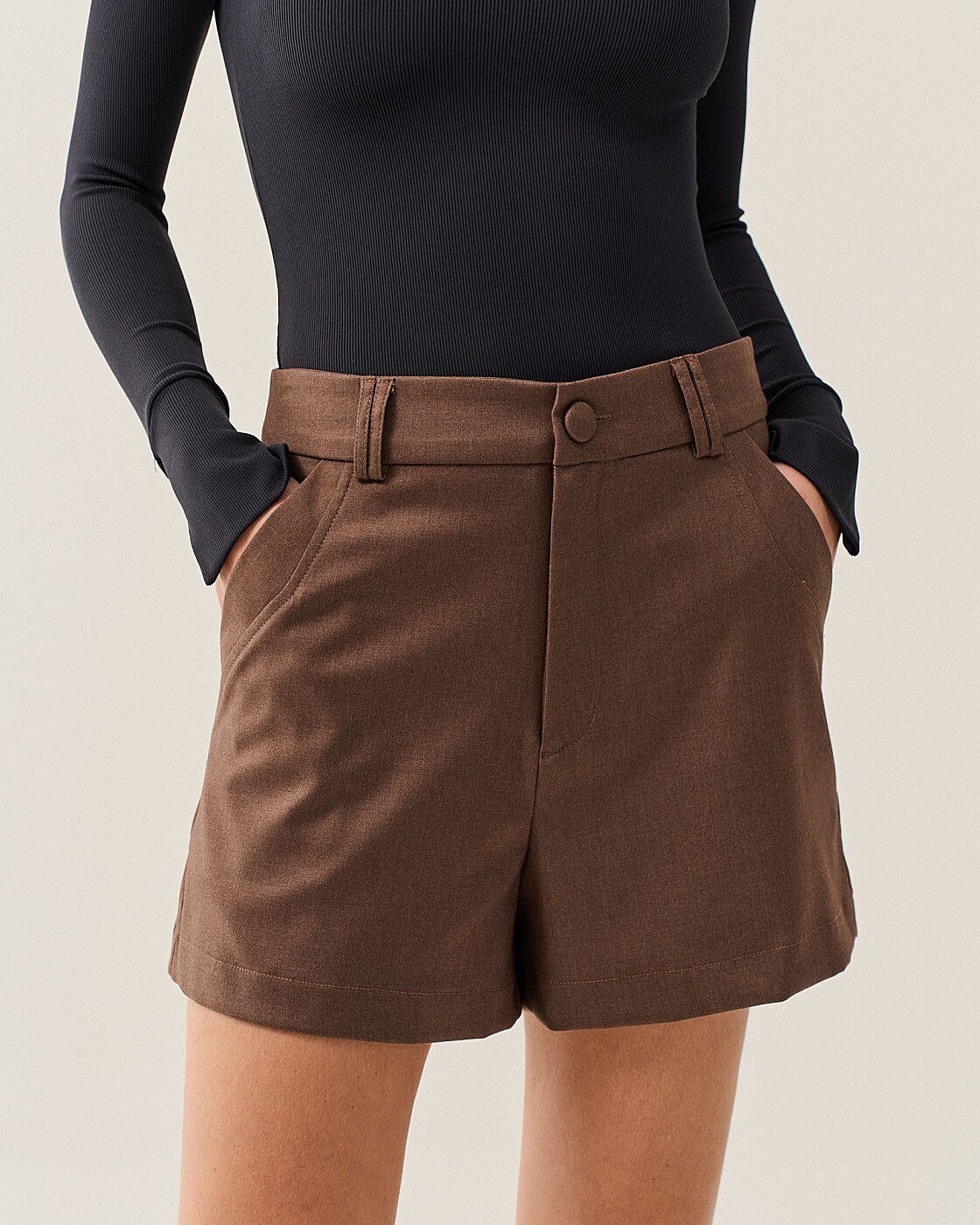 SHORTS RETO ALFAIATARIA PASSANTE DUPLO — foto 12