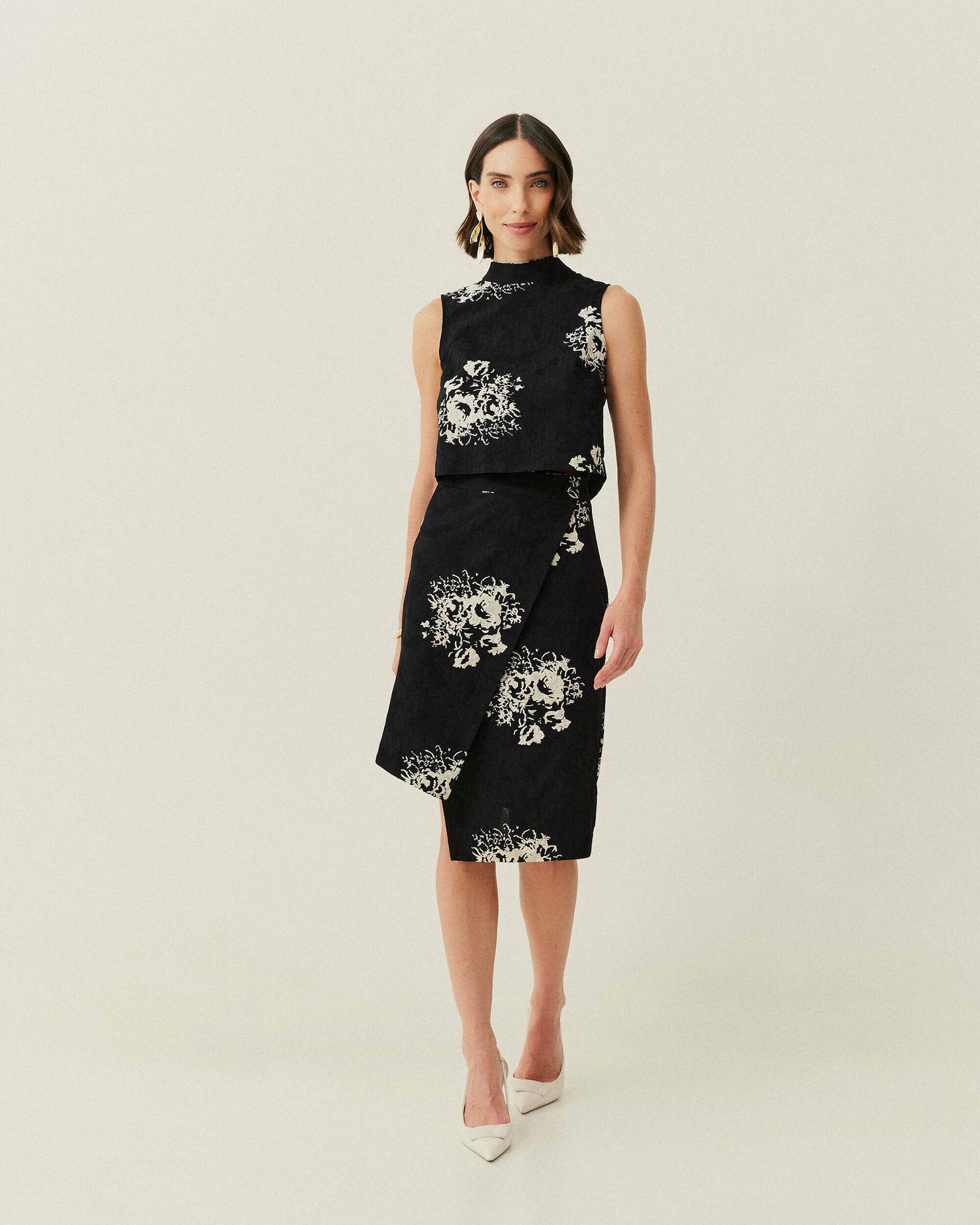 SAIA MIDI ASSIMETRICA ESTAMPADA — foto 5