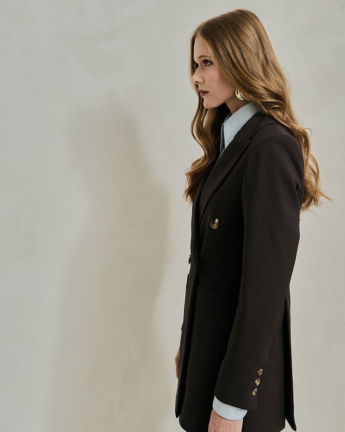 BLAZER ALONGADO BOLSO CHAPA — foto 18