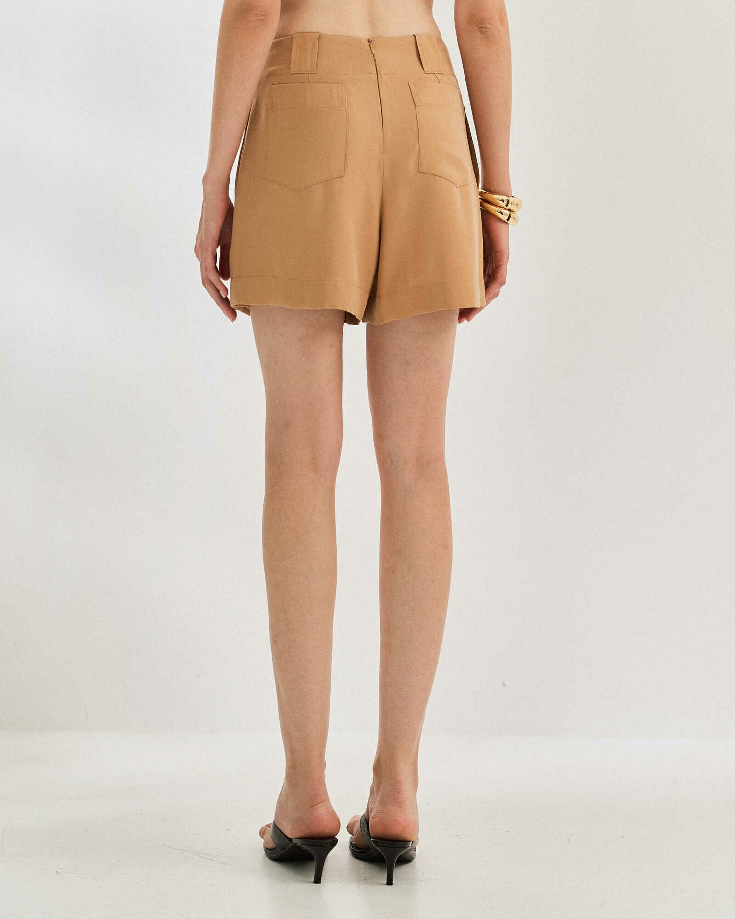 SHORTS SAIA RECORTES — foto 17