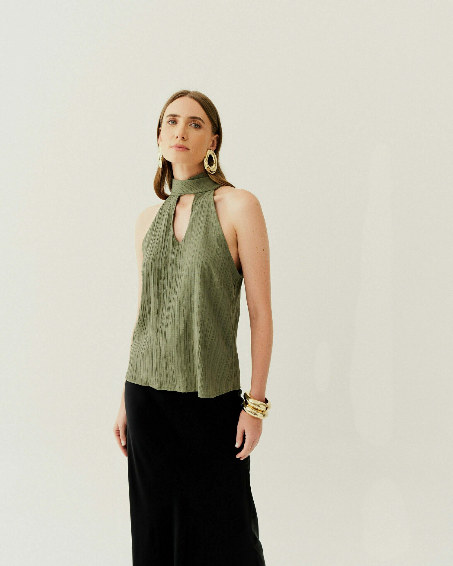 REGATA DECOTE HALTER TEXTURIZADA — foto 20