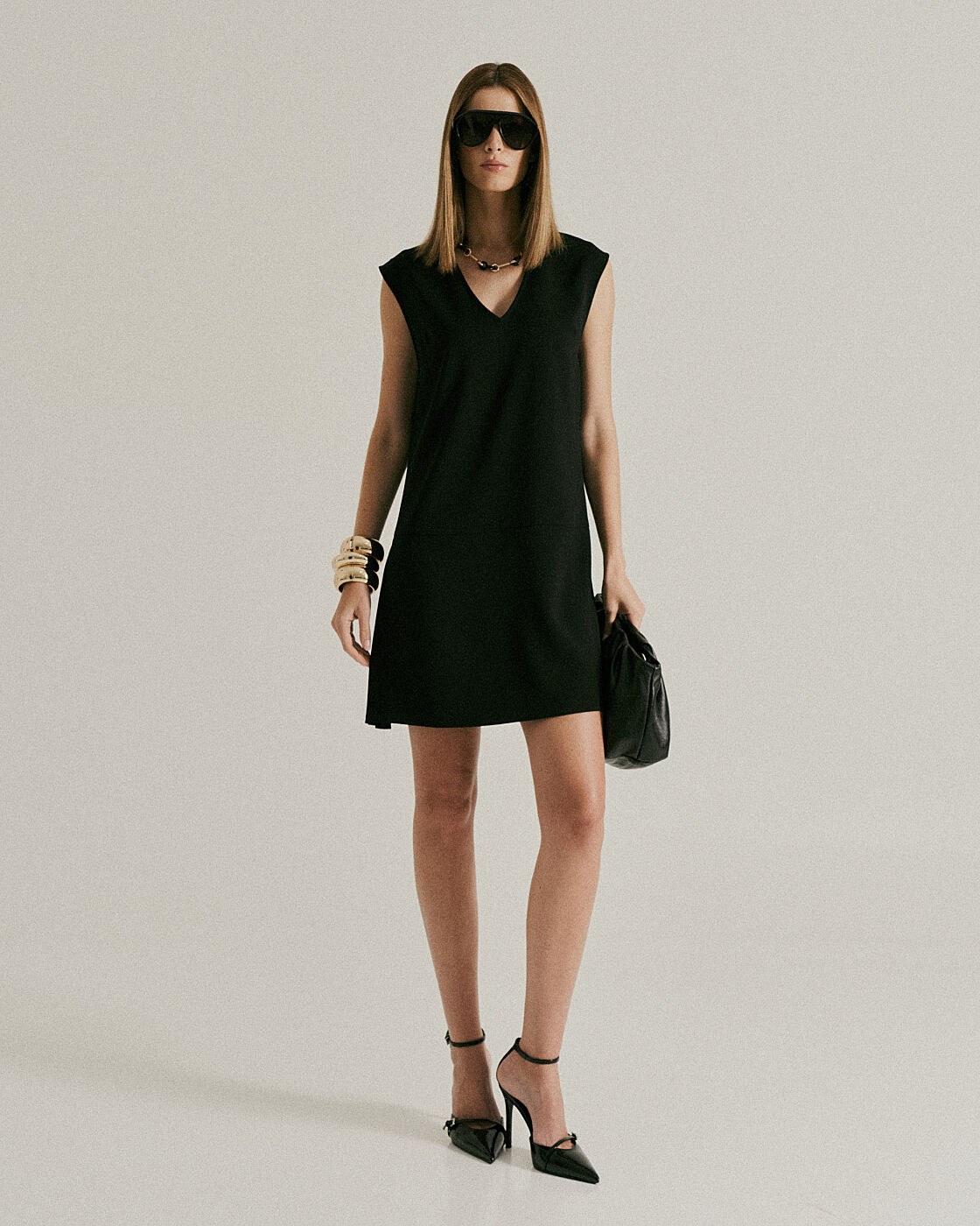 VESTIDO CURTO DETALHE PLISSADO (PROMO)
