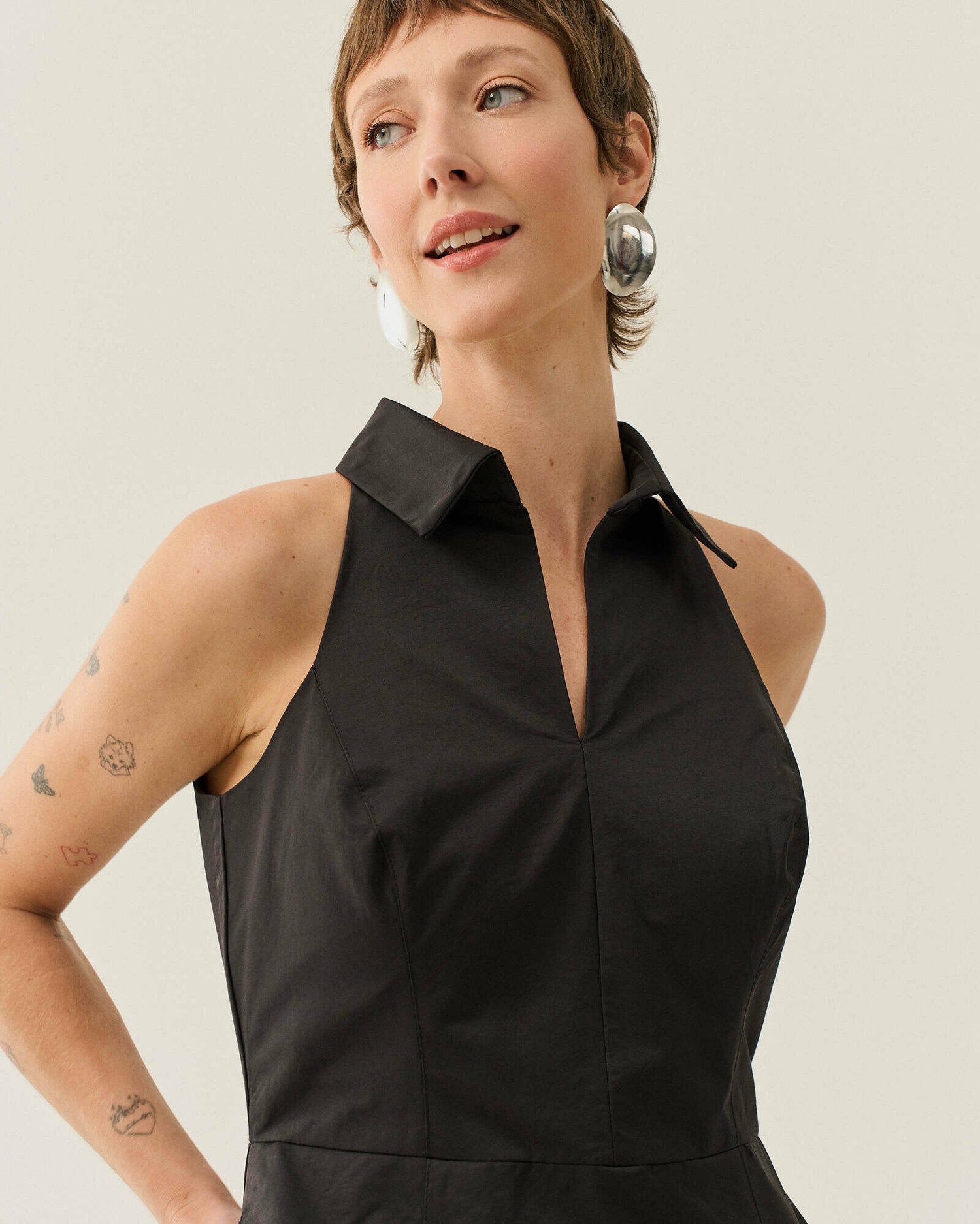 VESTIDO MIDI ALFAIATARIA ESTRUTURADO — foto 19