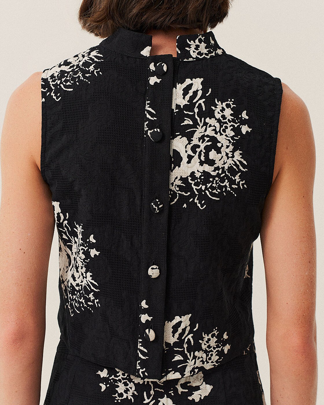 BLUSA CROPPED ESTAMPADO — foto 17
