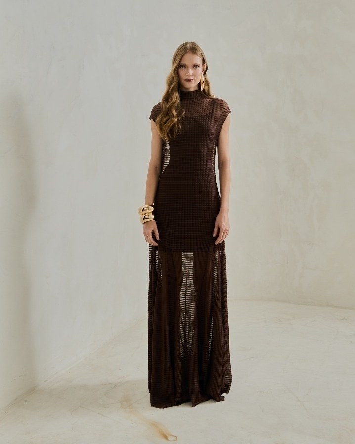 VESTIDO LONGO DE TULE COM PLISSADO