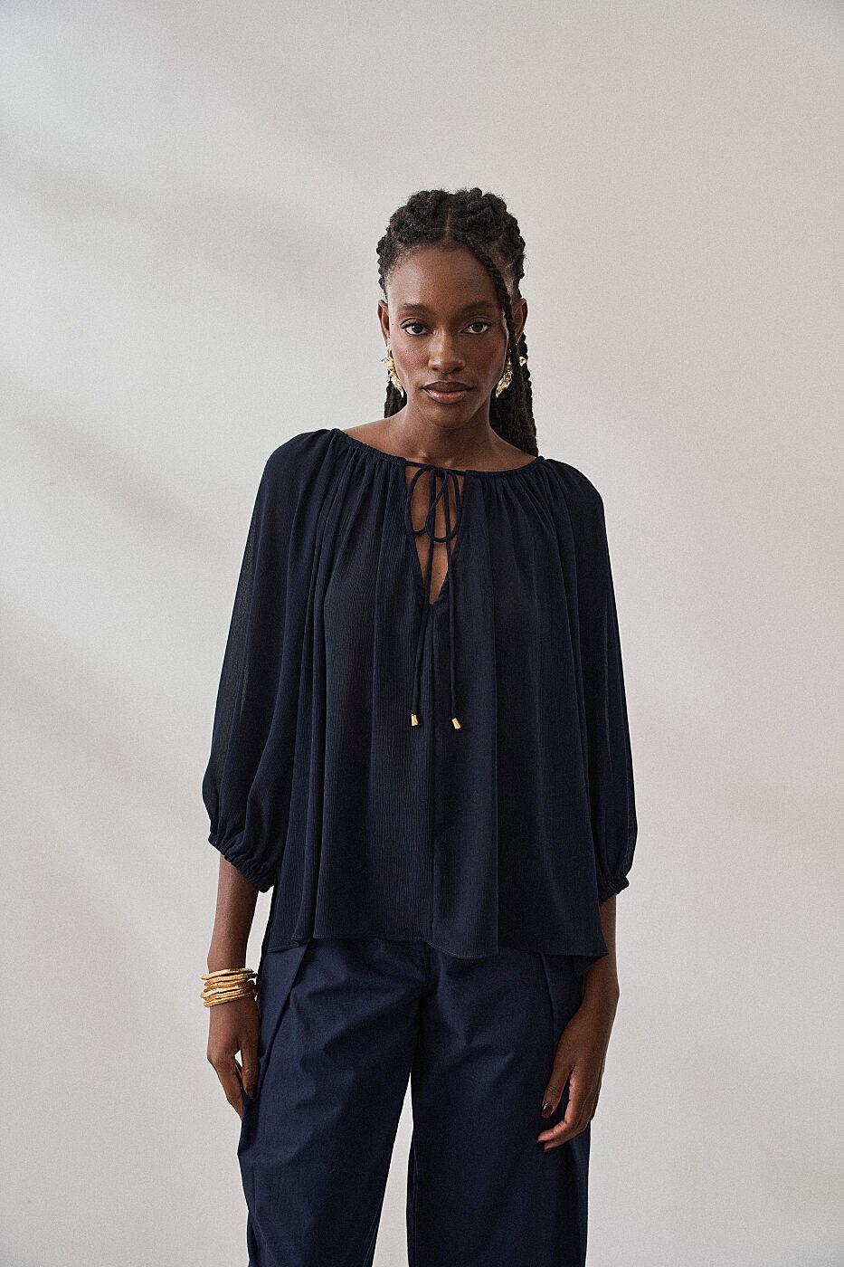BLUSA FRANZIDA COM TRANSPARENCIA — foto 3