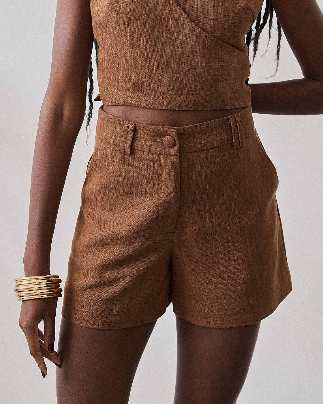 SHORTS DE LINHO BOTAO FORRADO — foto 4