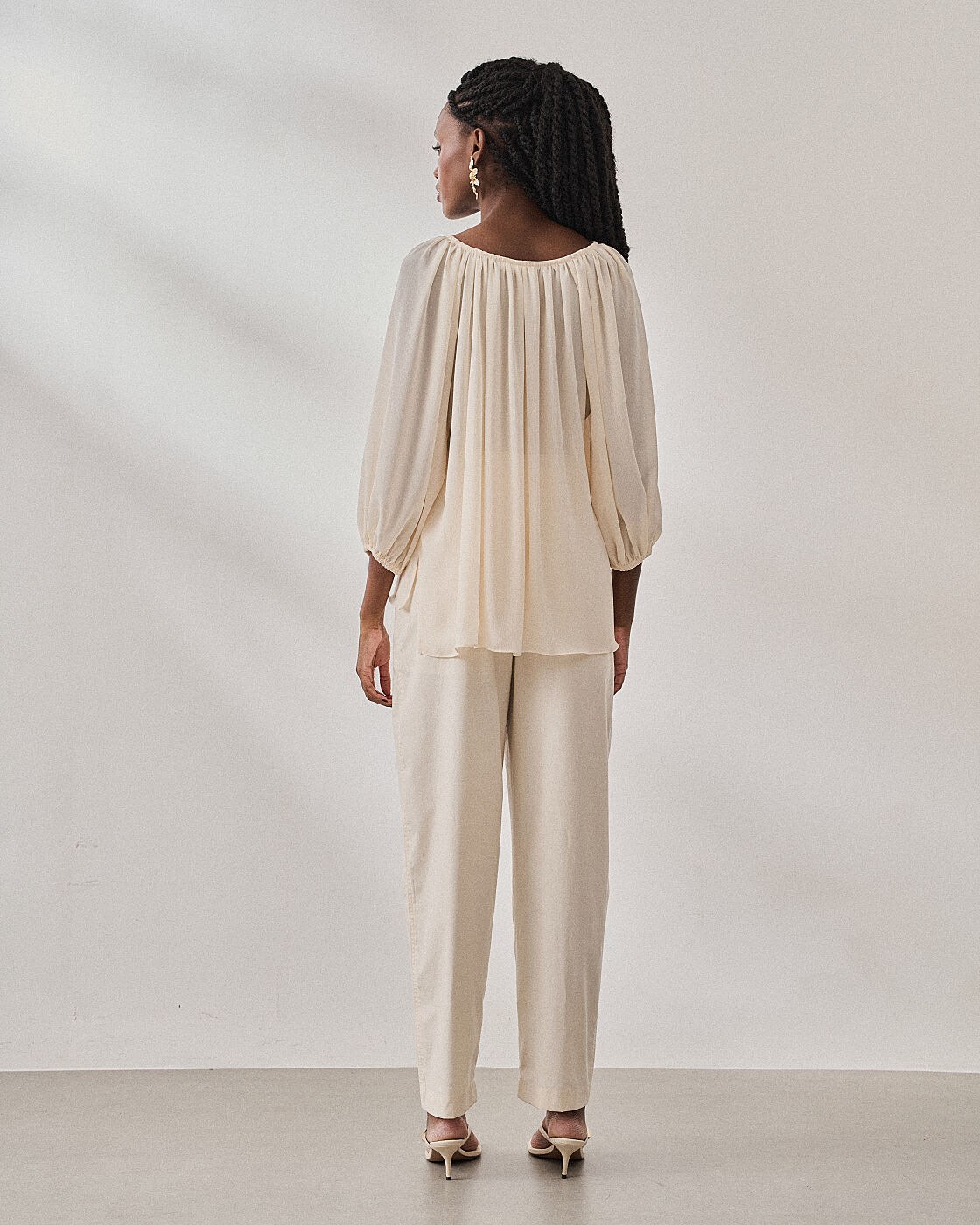 BLUSA FRANZIDA COM TRANSPARENCIA — foto 15
