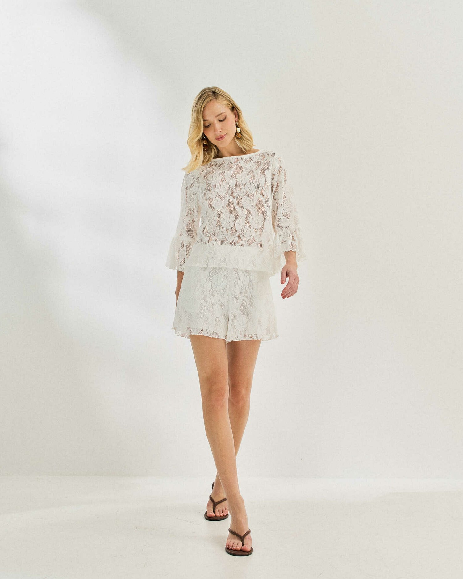 SHORTS DE RENDA FLORAL — foto 10