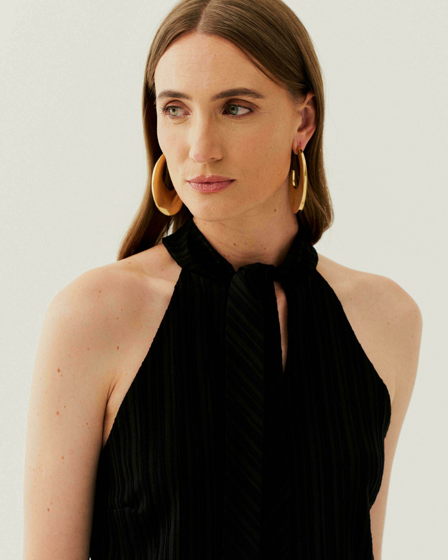 REGATA DECOTE HALTER TEXTURIZADA — foto 4